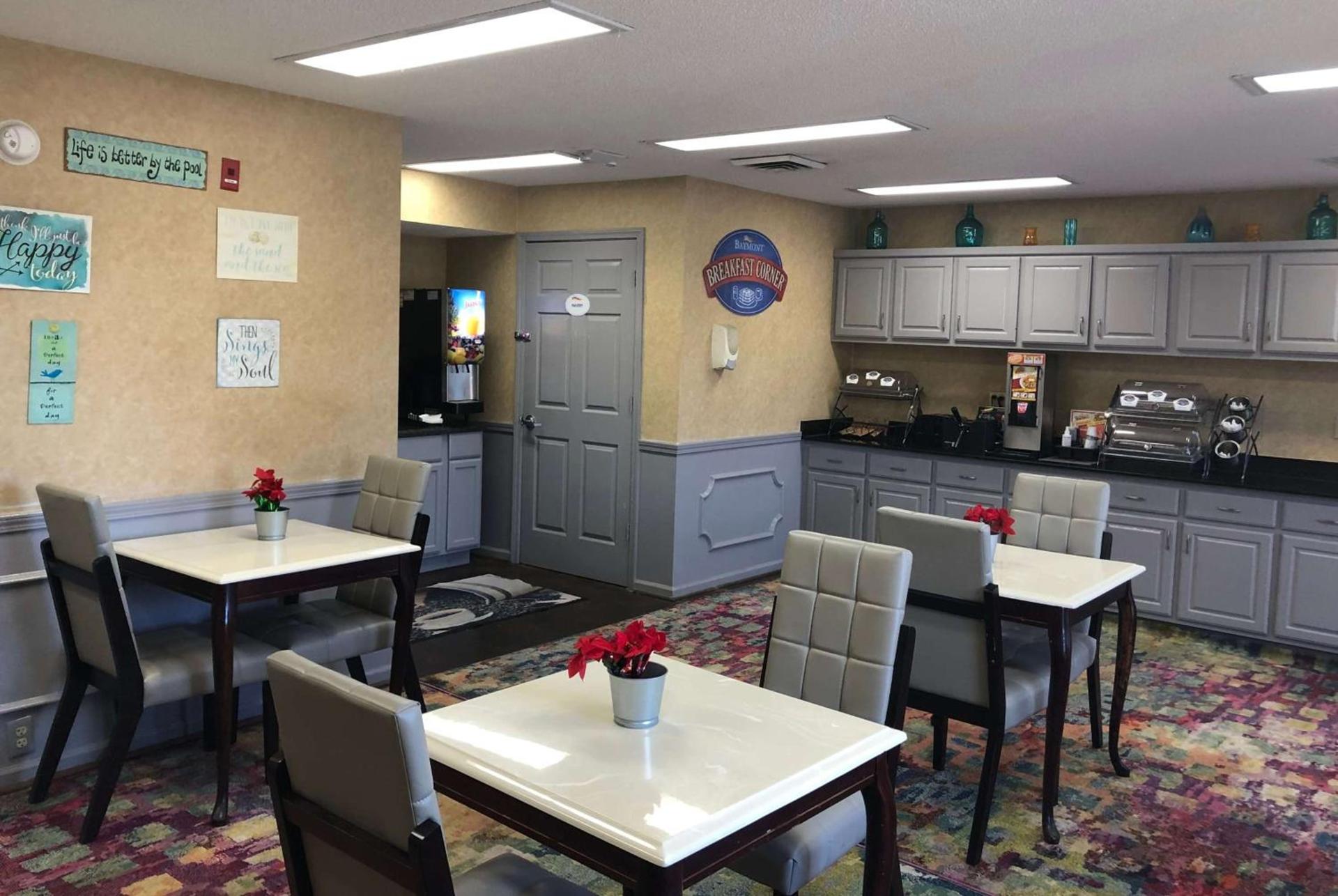 Baymont by Wyndham Roanoke Rapids photo 18