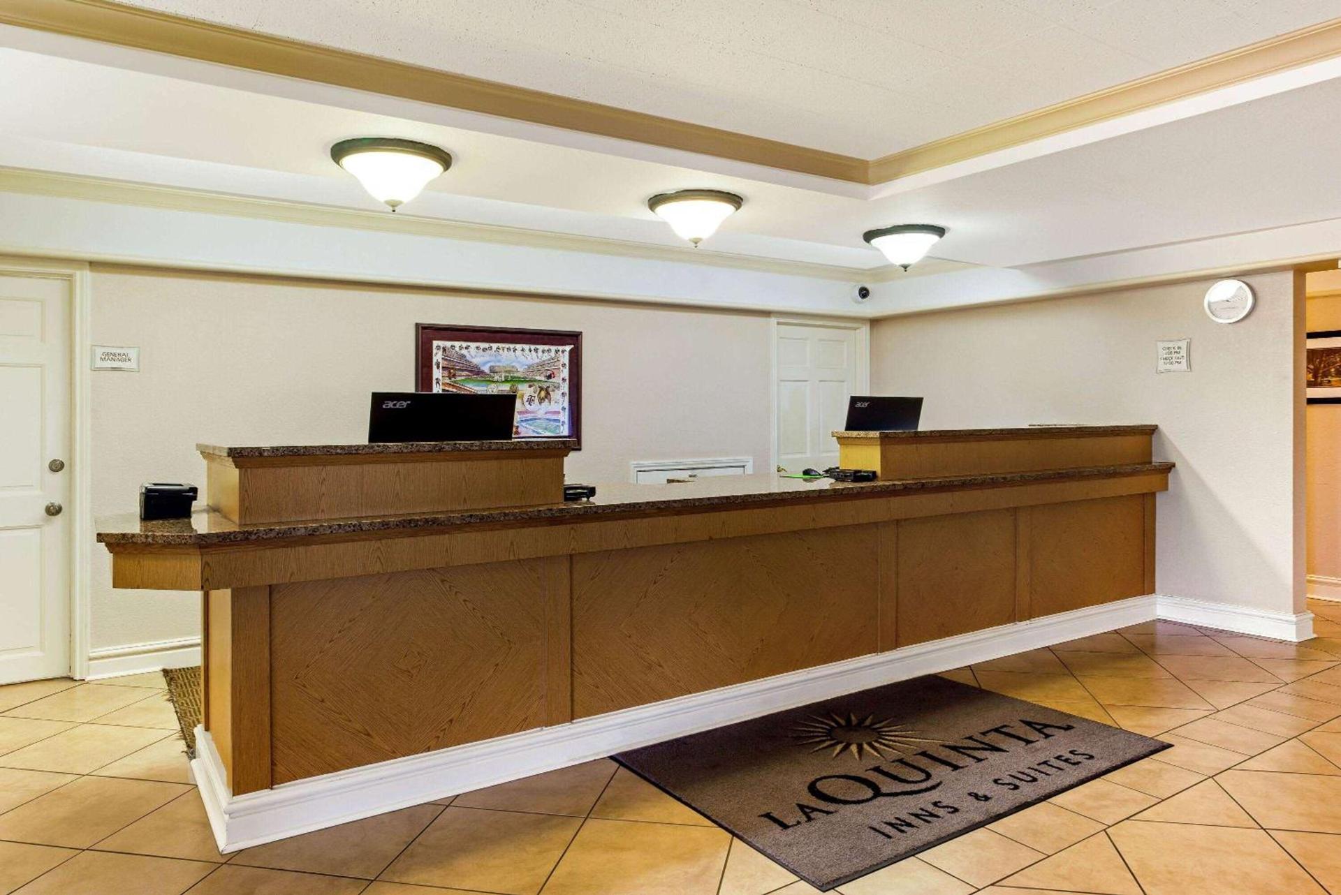 Rodeway Inn photo 7