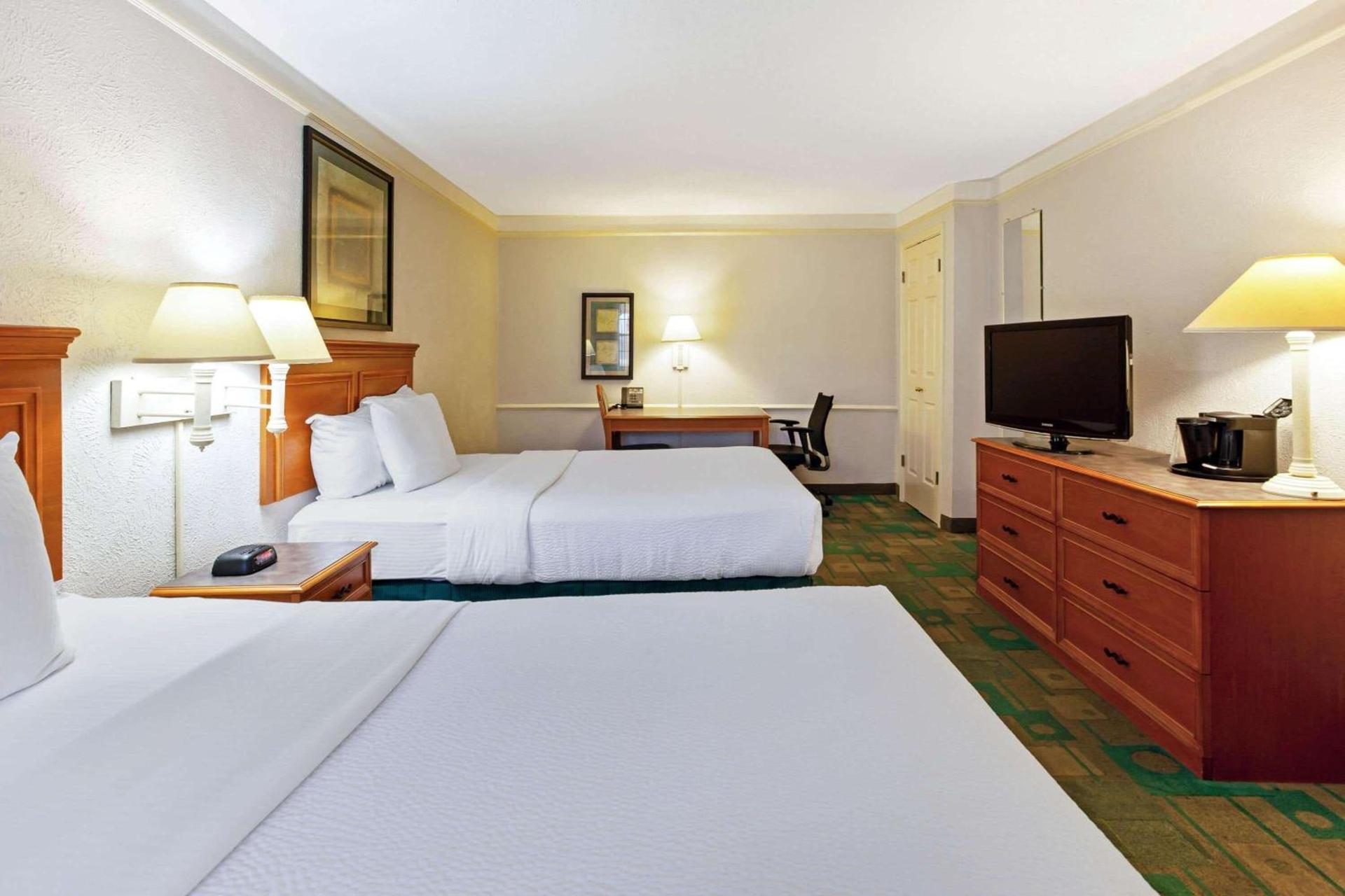 Rodeway Inn photo 15