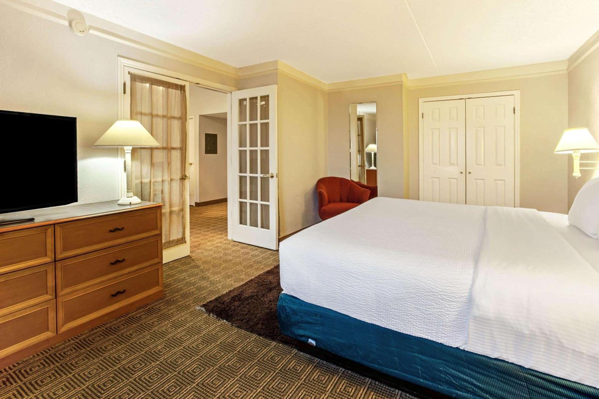 Rodeway Inn photo 18