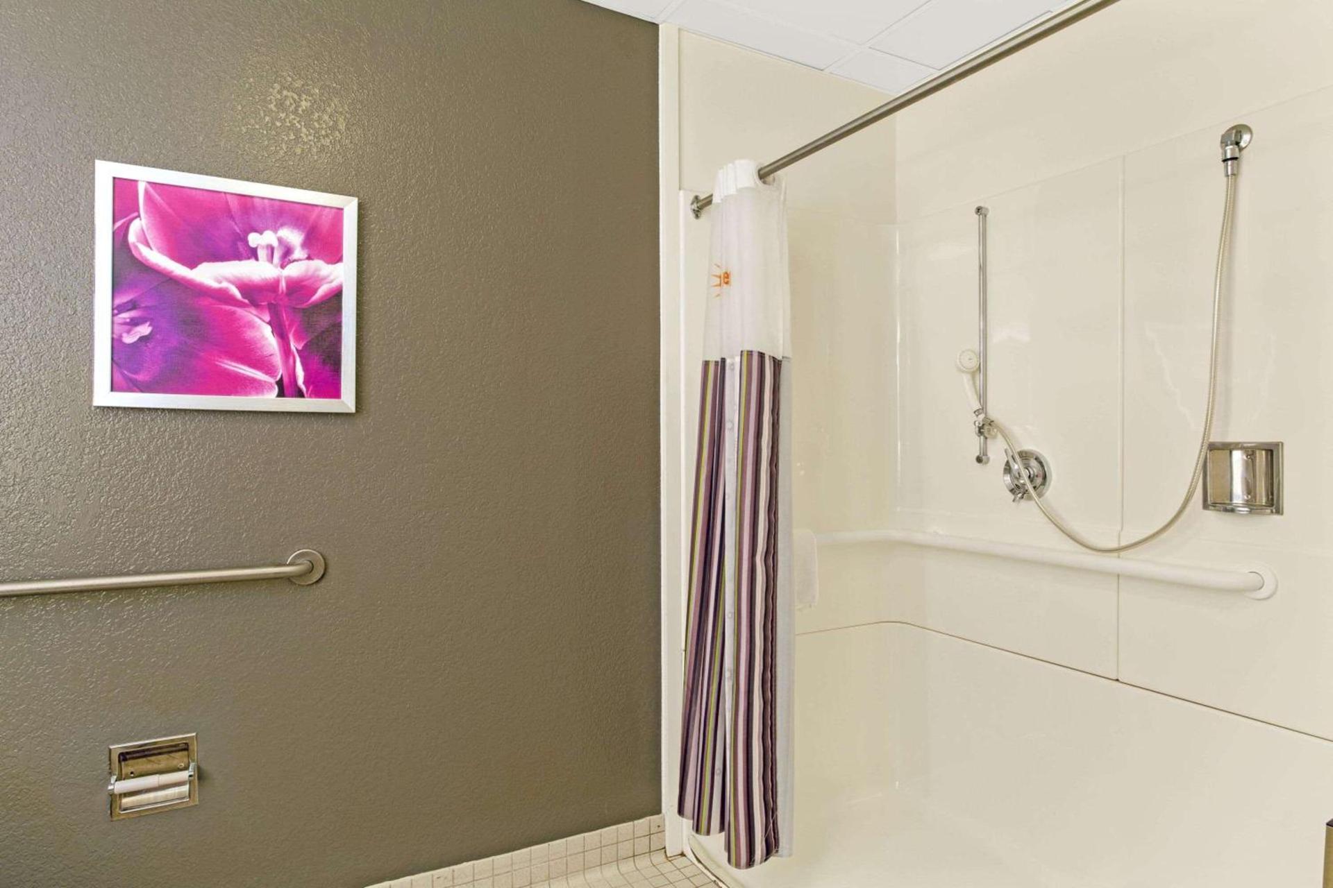 La Quinta by Wyndham Boston-Andover photo 9