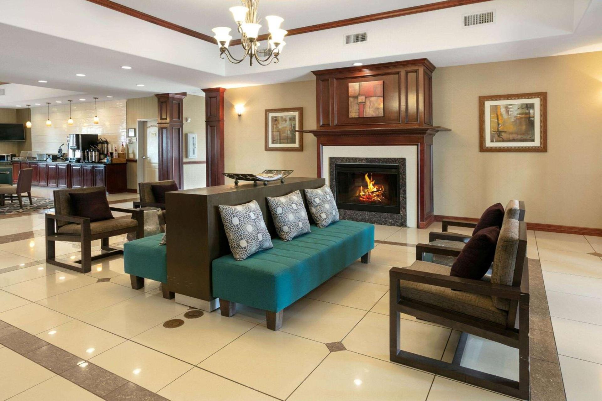 La Quinta by Wyndham Lindale photo 27