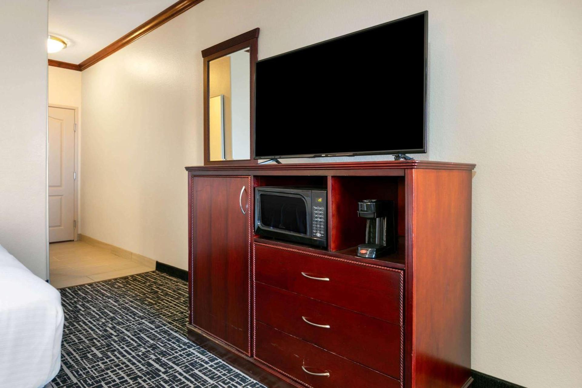 La Quinta by Wyndham Lindale photo 21