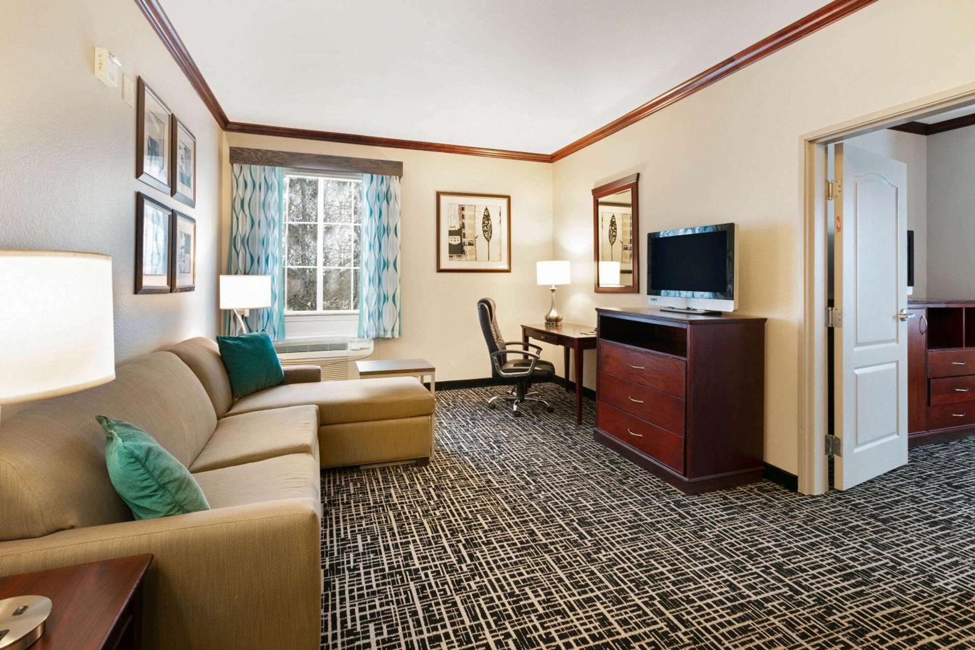 La Quinta by Wyndham Lindale photo 14