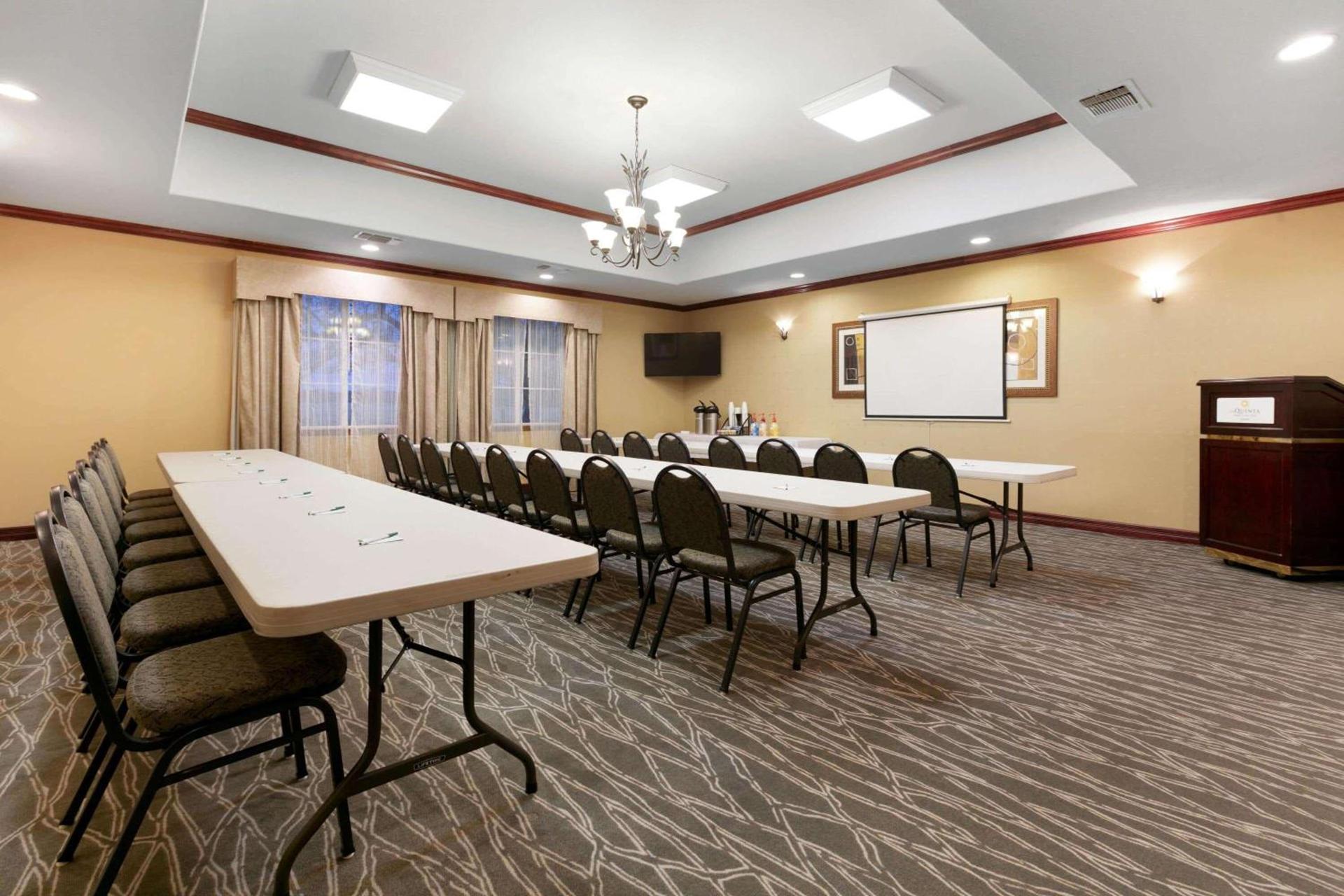 La Quinta by Wyndham Lindale photo 9