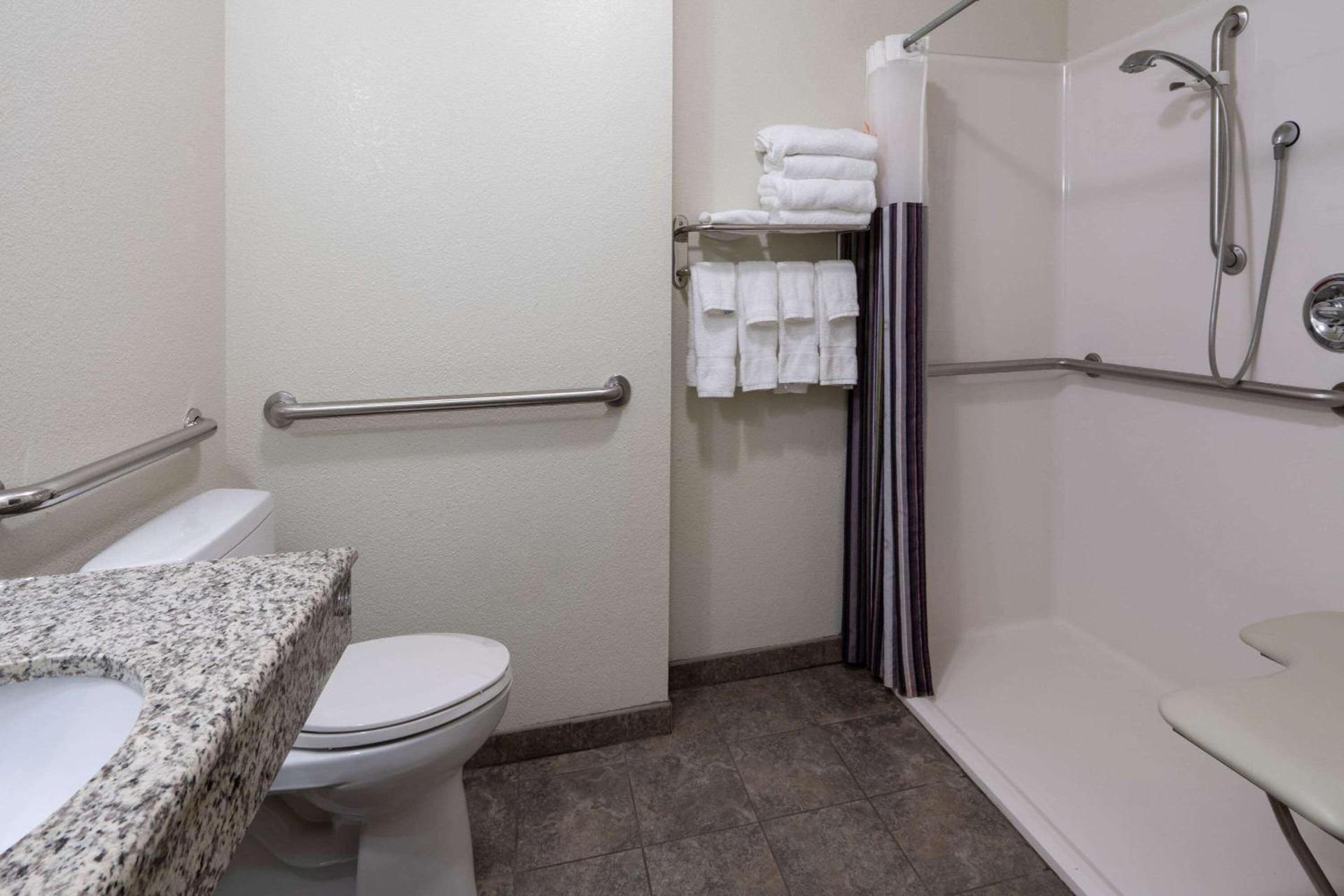 La Quinta Inn & Suites by Wyndham Loveland Estes Park photo 19