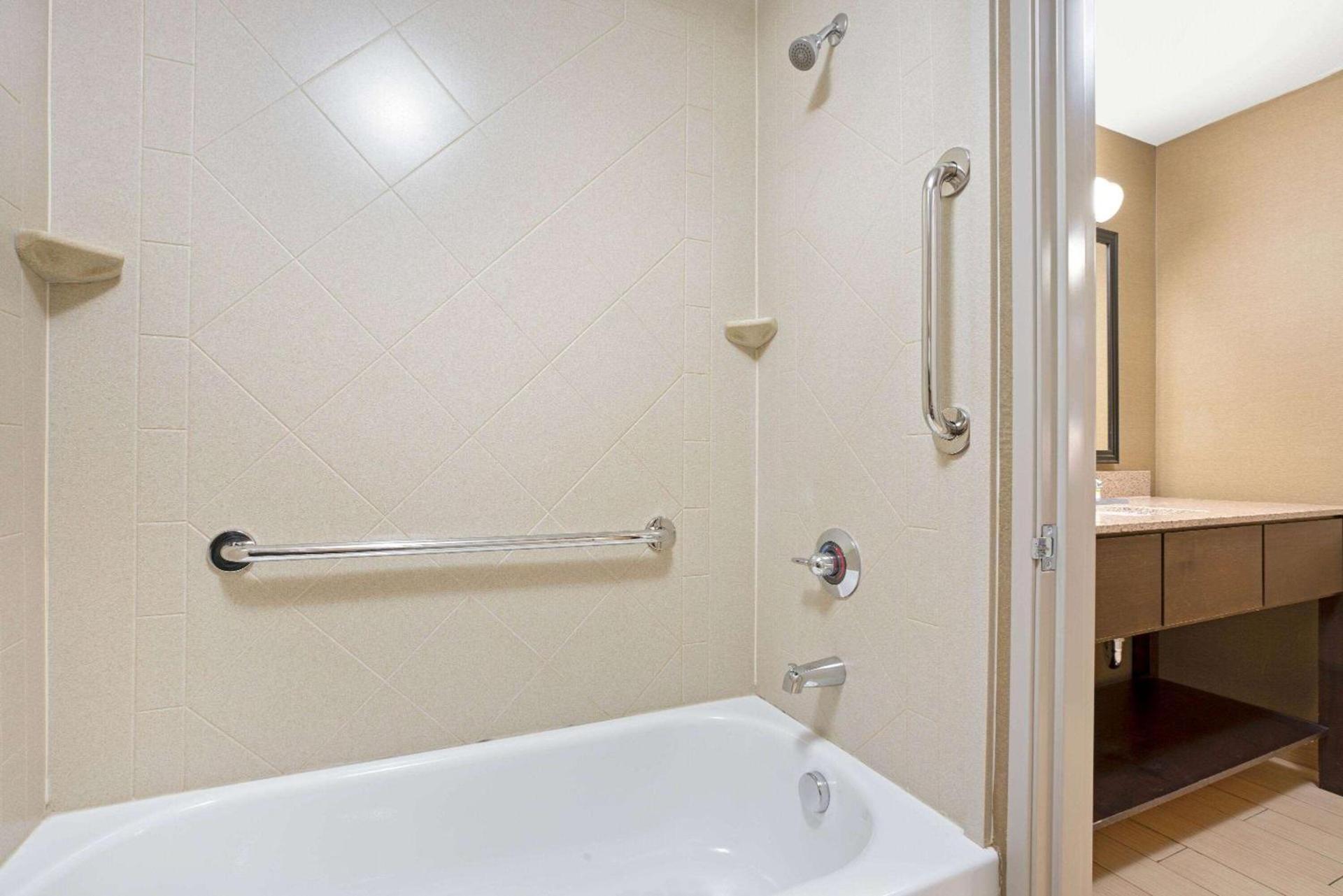 La Quinta by Wyndham Bellingham photo 18