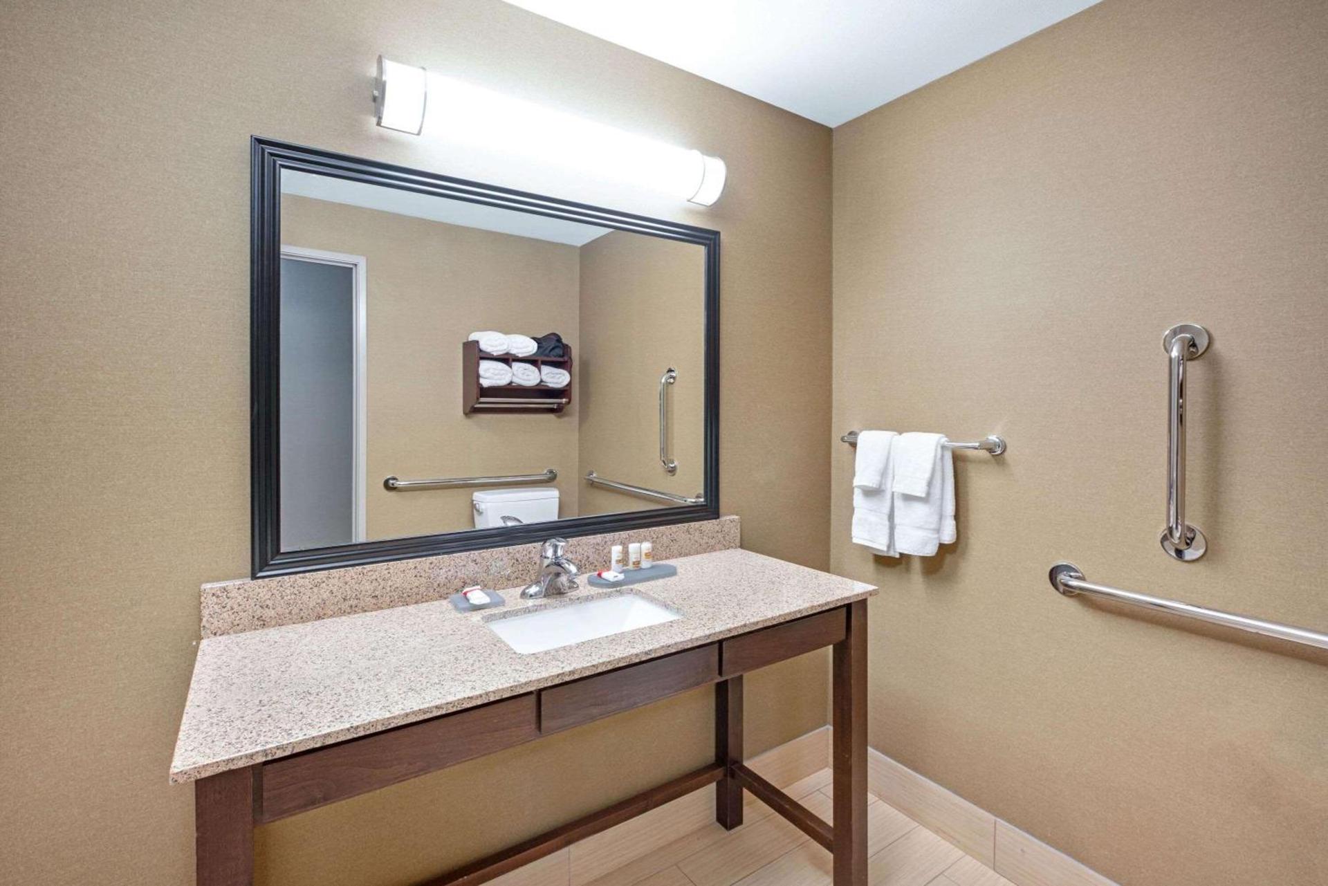 La Quinta by Wyndham Bellingham photo 19
