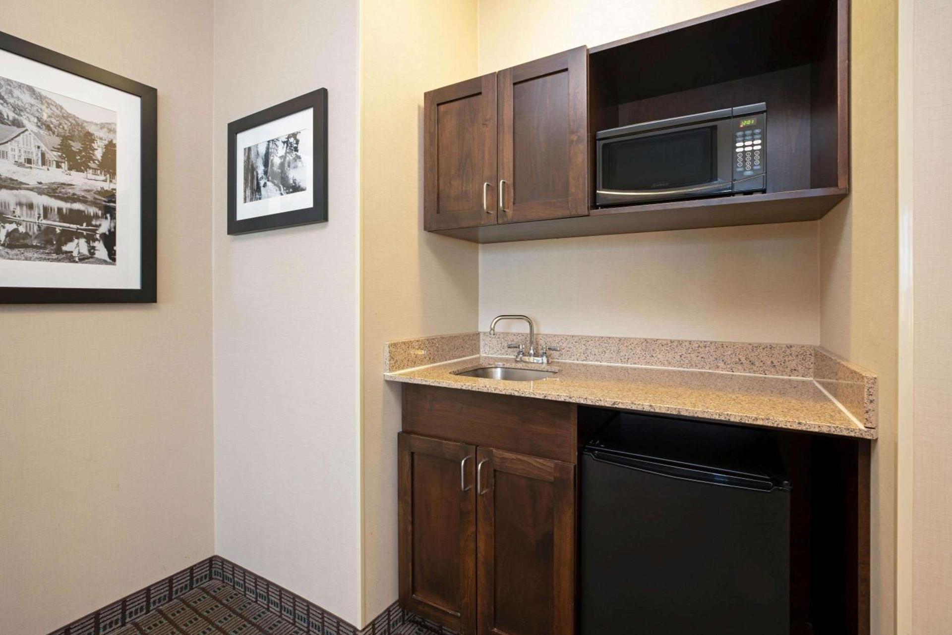 La Quinta by Wyndham Bellingham photo 13