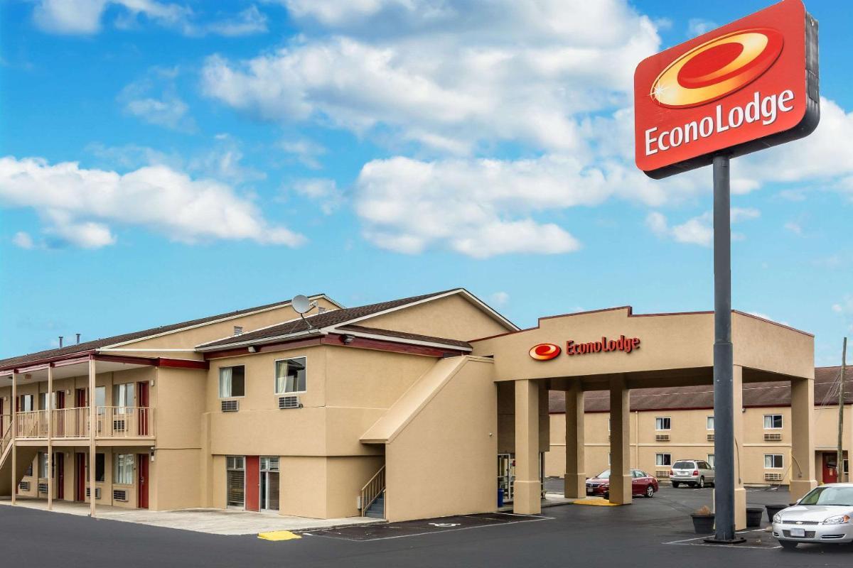 Econo Lodge East Staunton photo 2