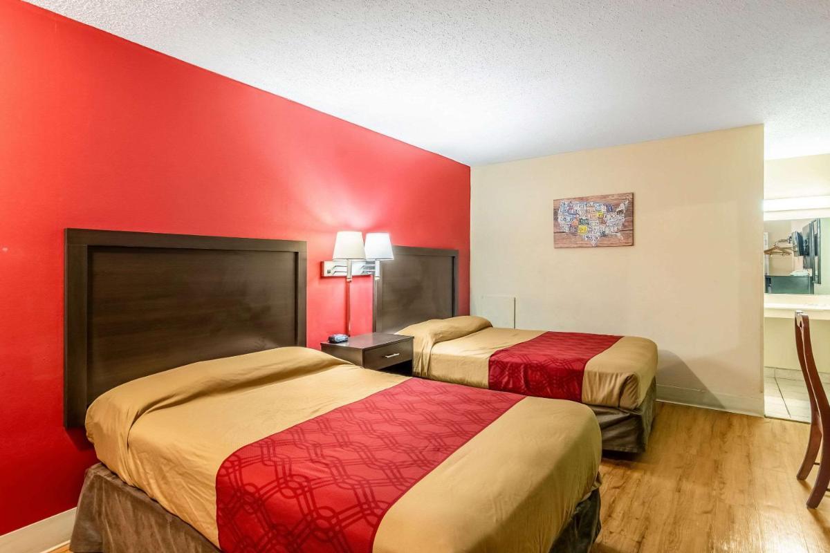 Econo Lodge East Staunton photo 10