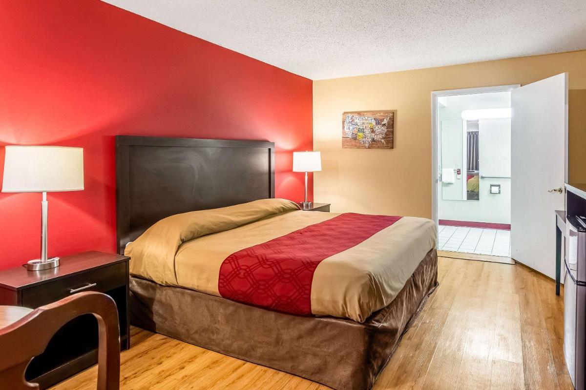 Econo Lodge East Staunton photo 14