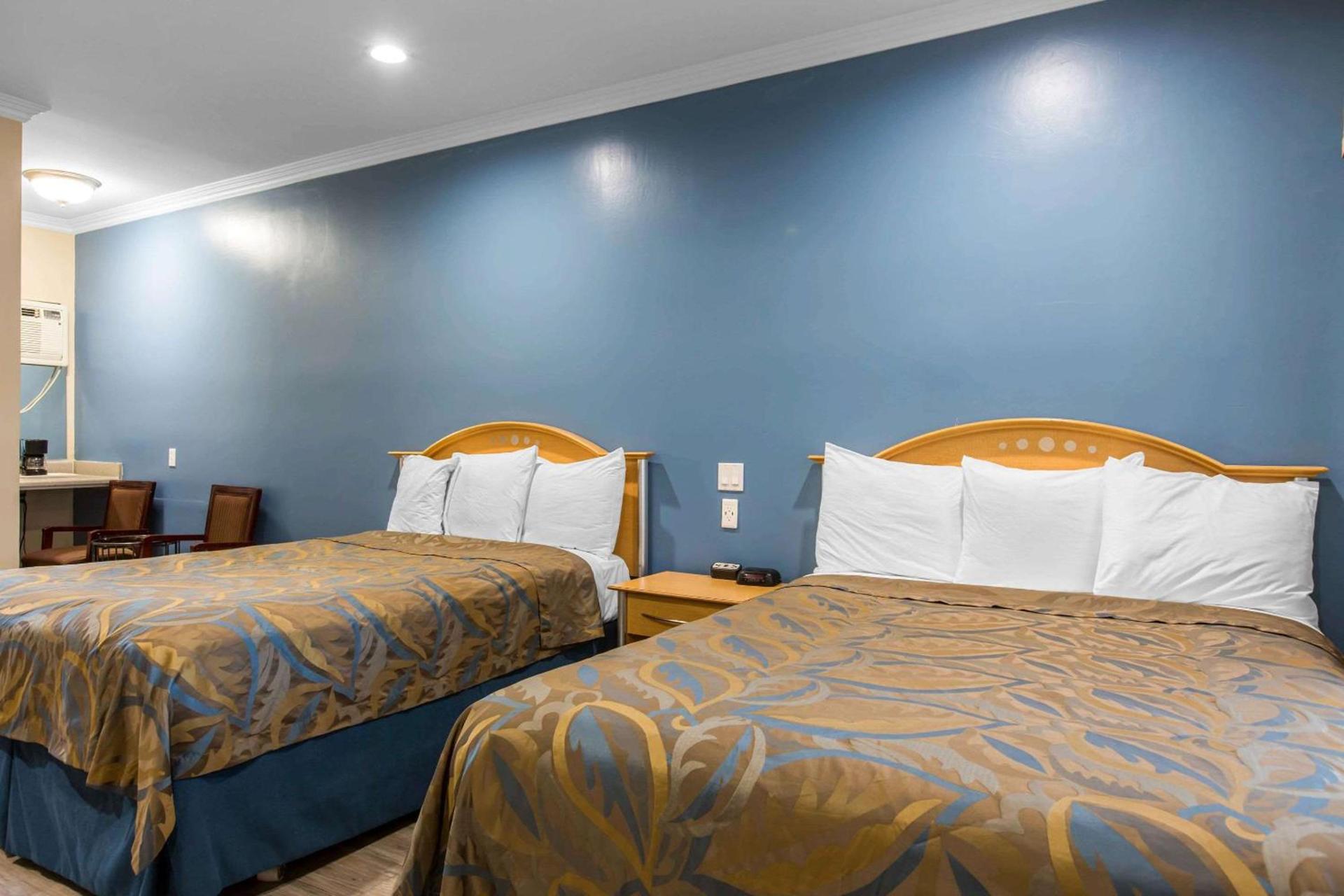 Rodeway Inn Escondido Downtown photo 22