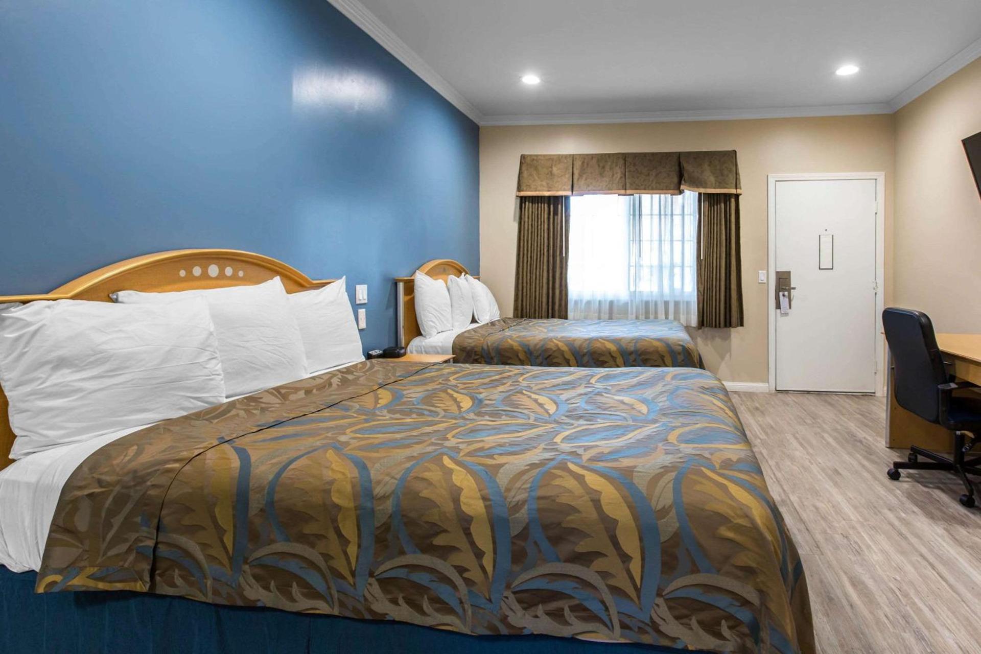 Rodeway Inn Escondido Downtown photo 24