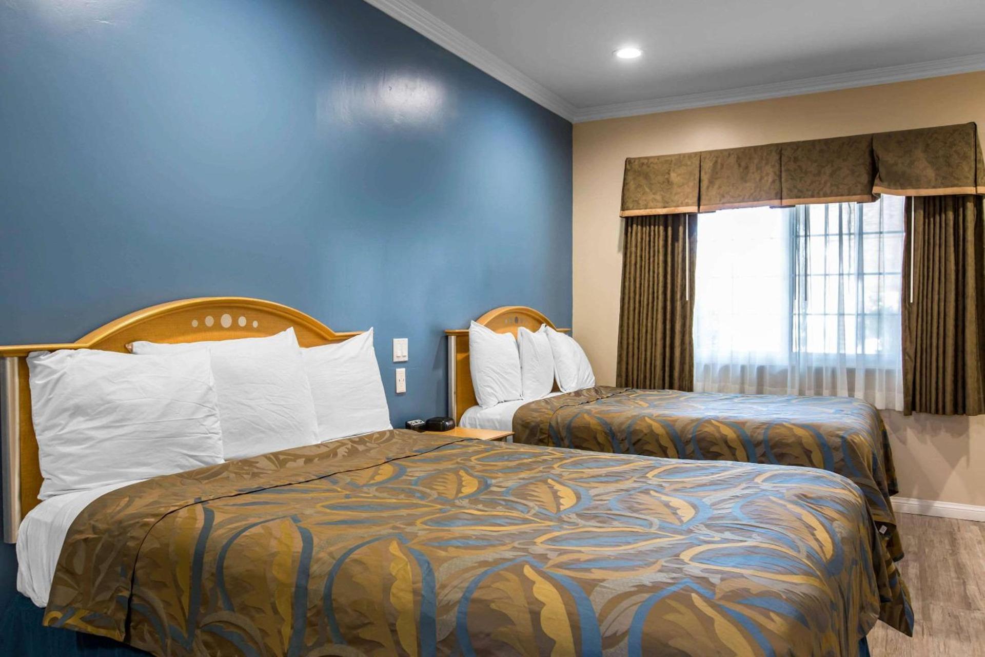 Rodeway Inn Escondido Downtown photo 25