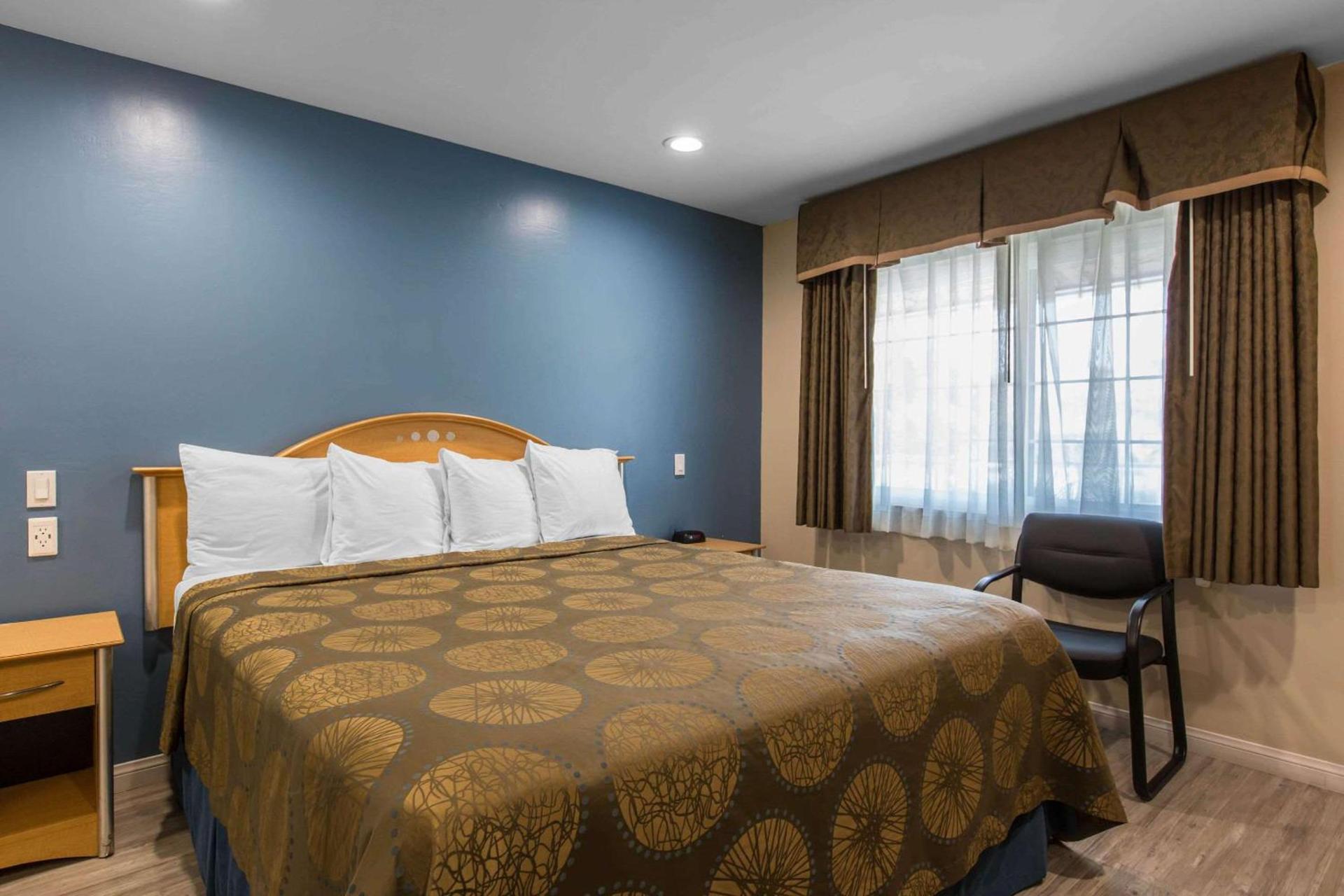 Rodeway Inn Escondido Downtown photo 26