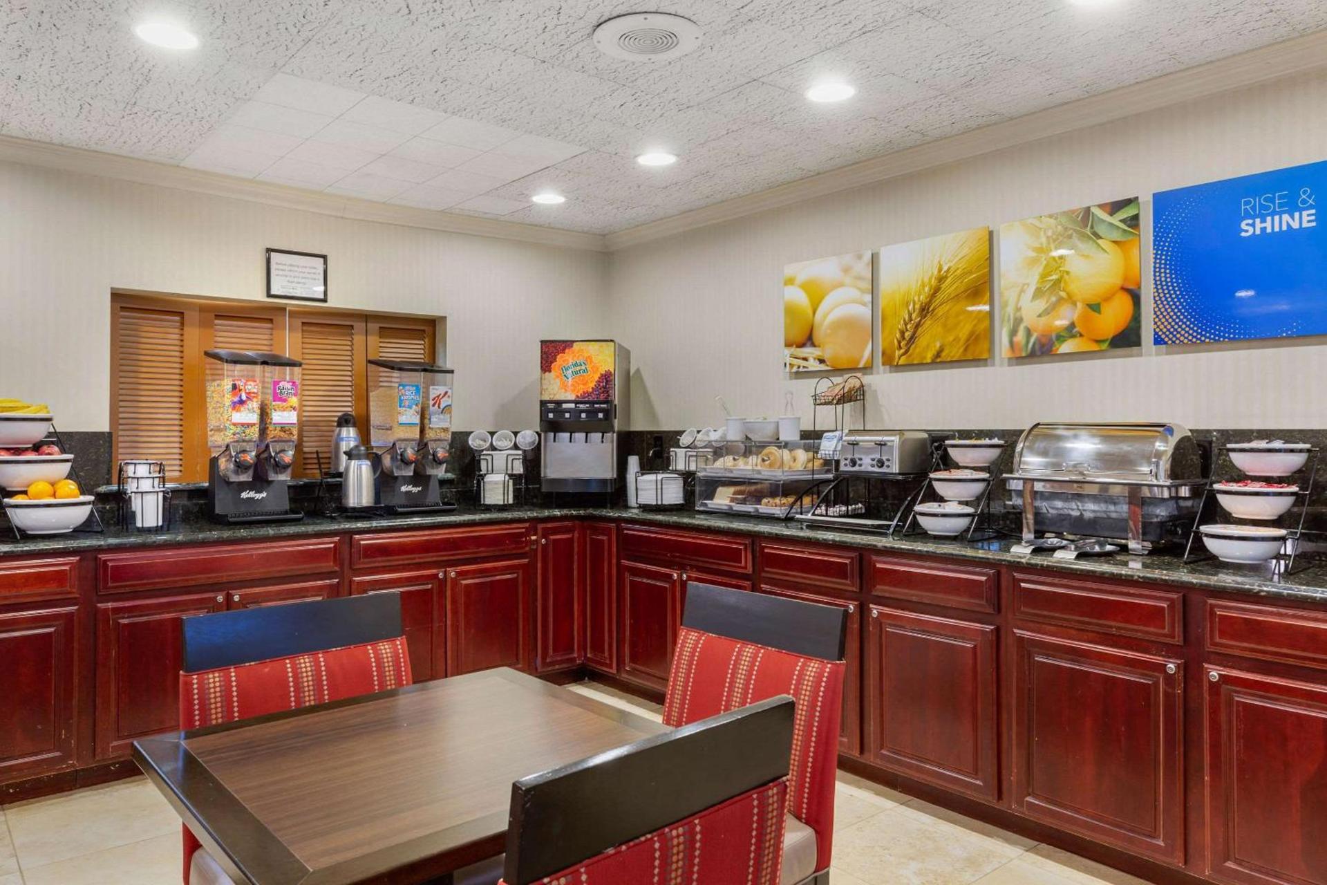 Comfort Inn Auburn-Worcester photo 24