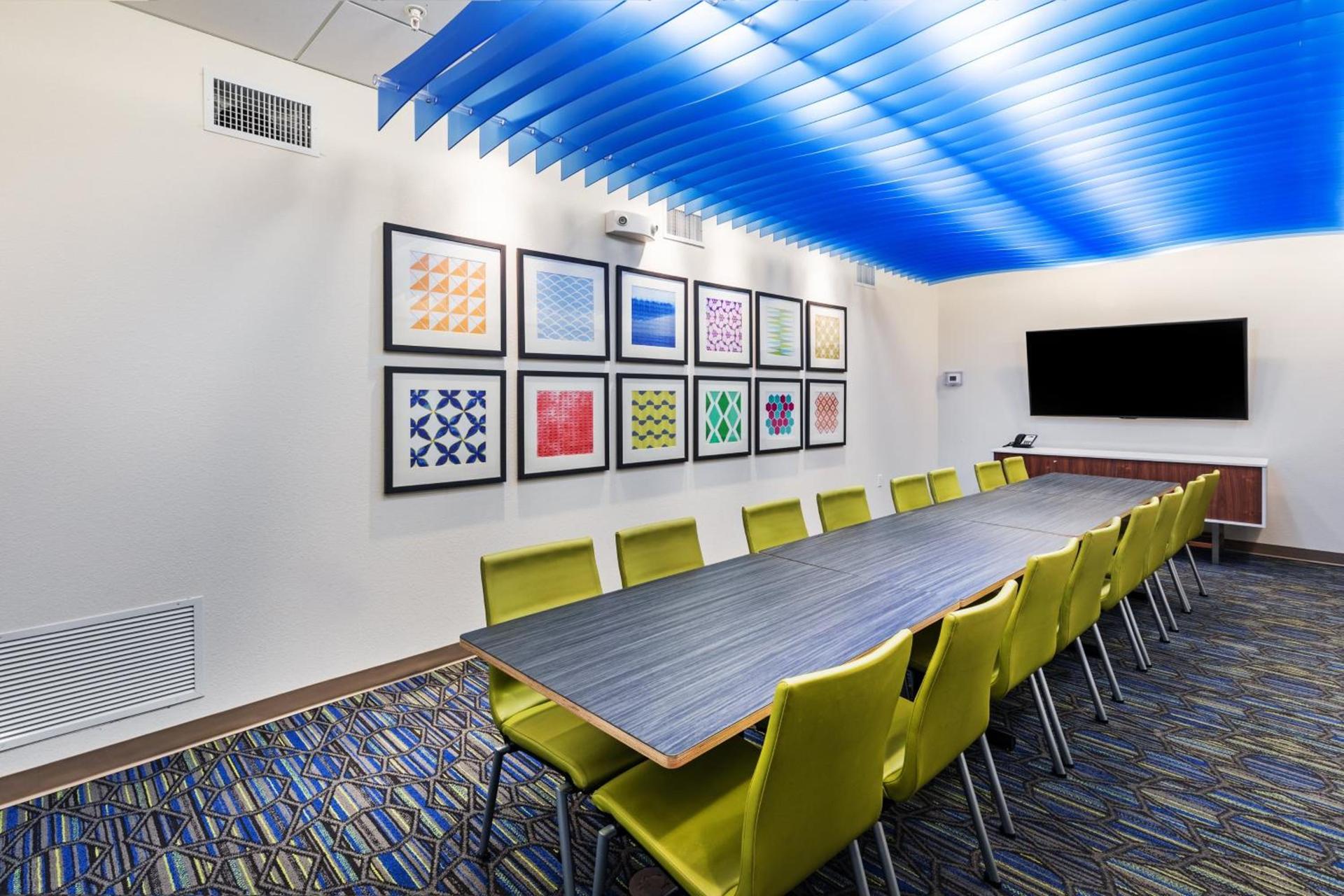 Holiday Inn Express & Suites Junction by IHG photo 23