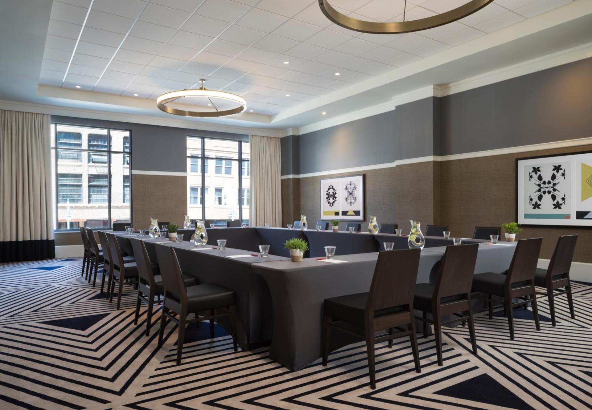 Kimpton Journeyman Hotel by IHG photo 9