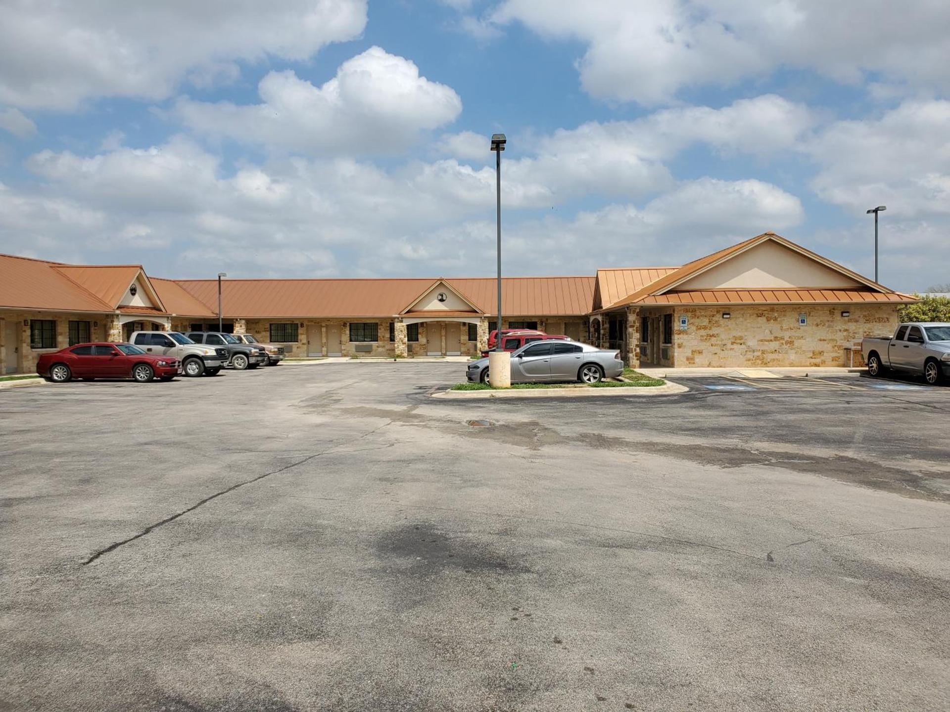 Eagle Ford Inn photo 16