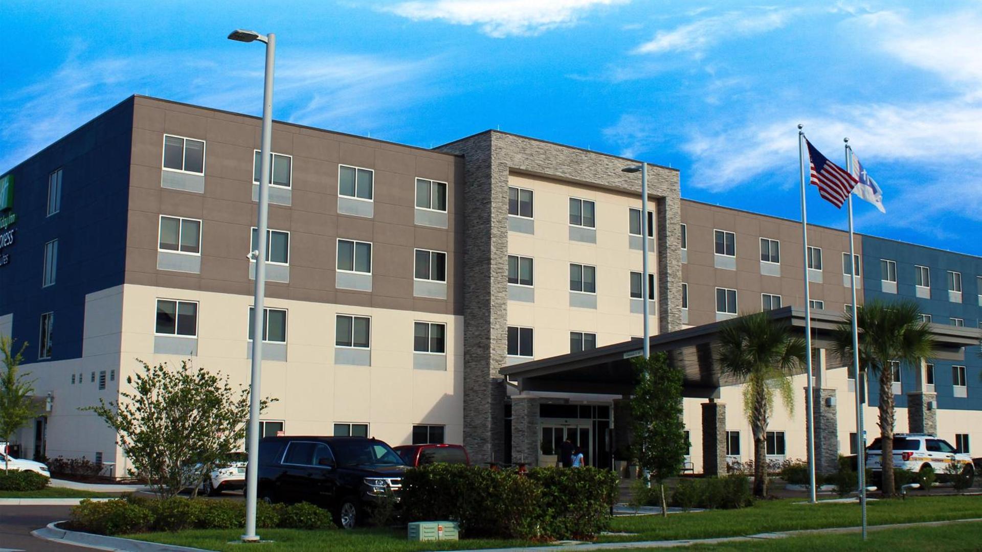 Holiday Inn Express & Suites - Jacksonville W - I295 and I10 by IHG photo 1