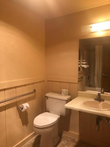Luxury Inn photo 17