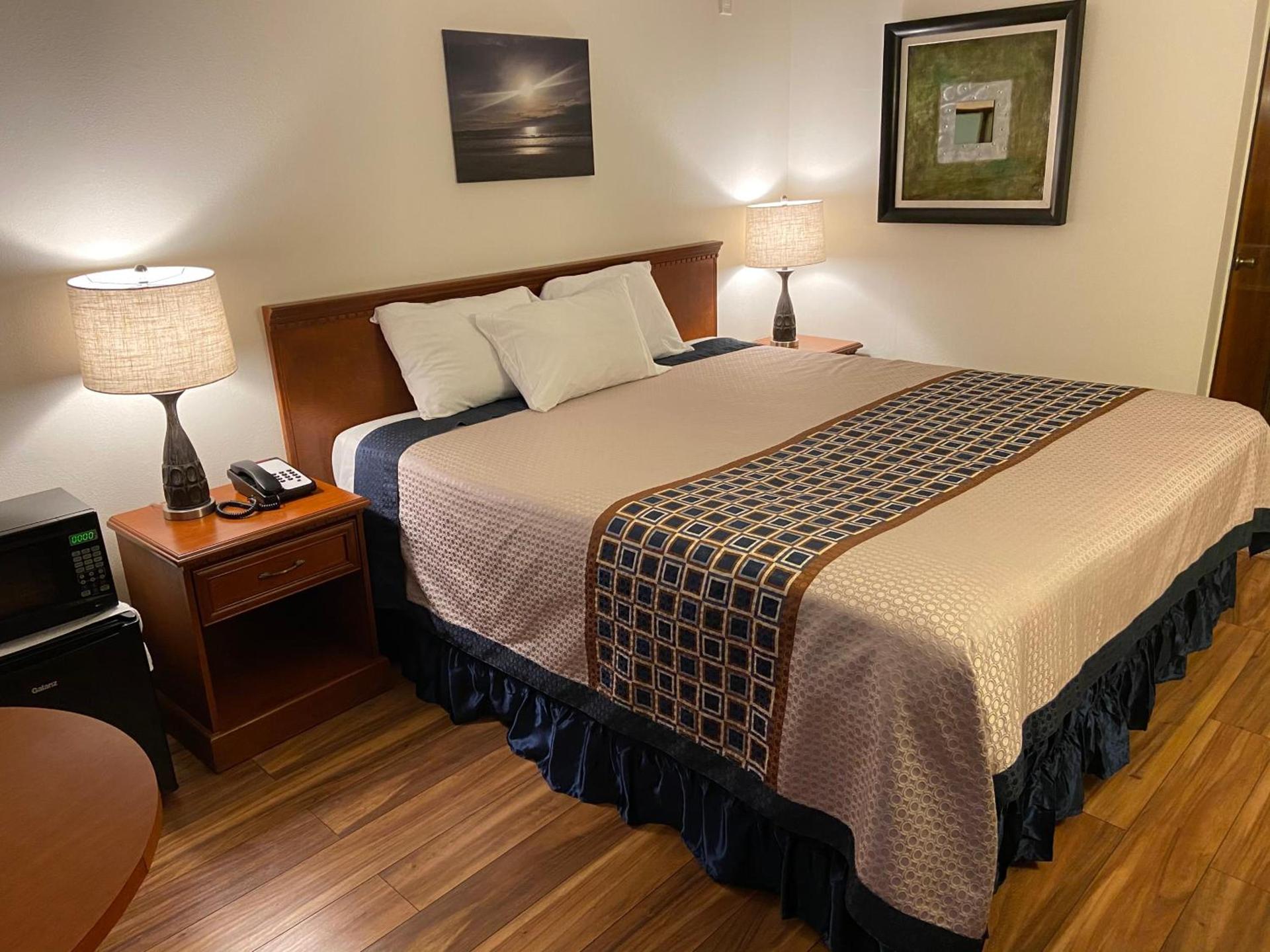 Vantage Point Inn - Woodland Hills photo 15