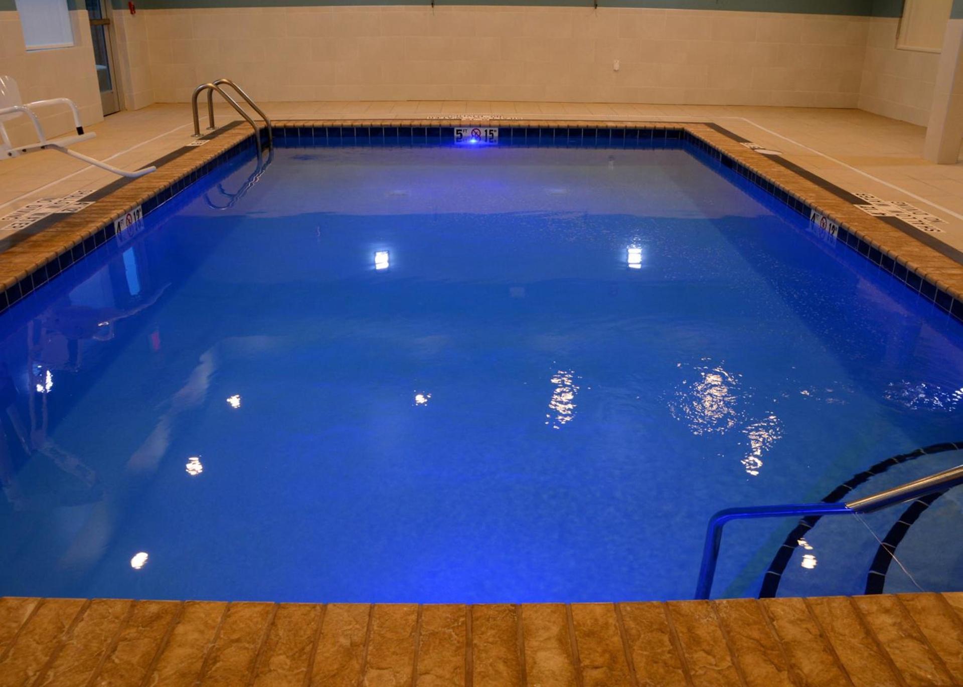Holiday Inn Express & Suites - Pittsburgh - Monroeville by IHG photo 42