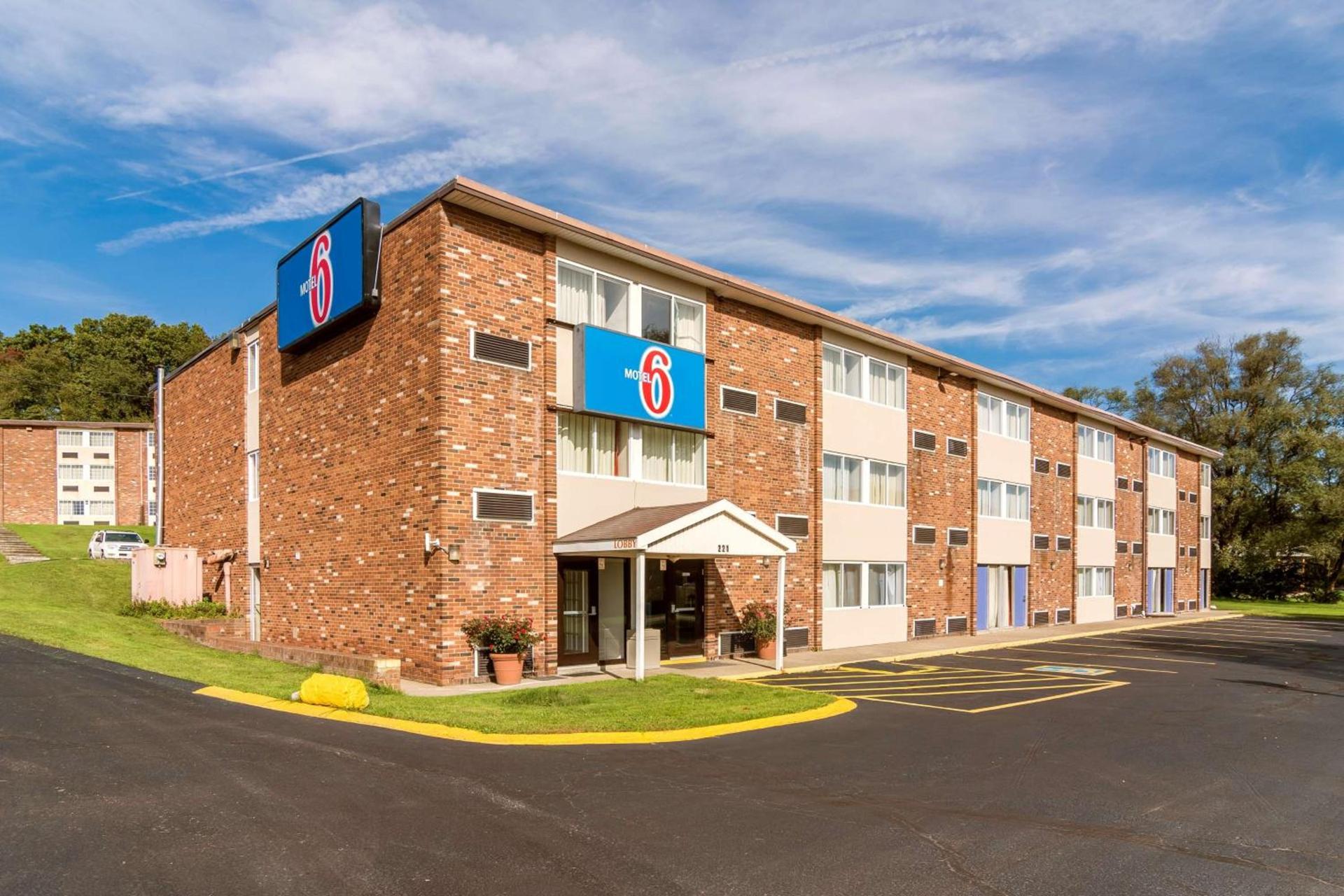 Motel 6-New Stanton, PA photo 10