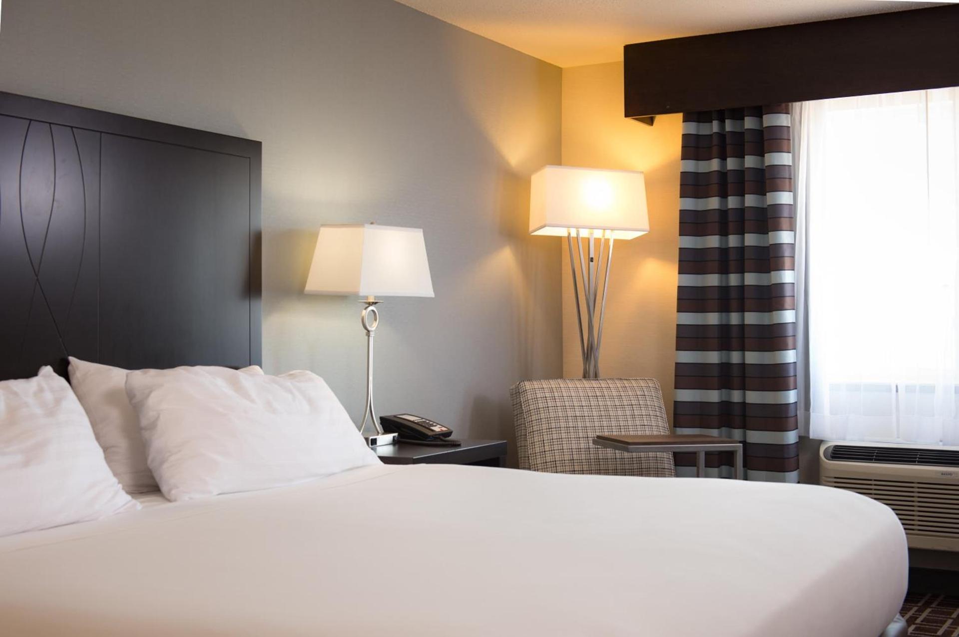 Holiday Inn Express Le Claire Riverfront-Davenport by IHG photo 33