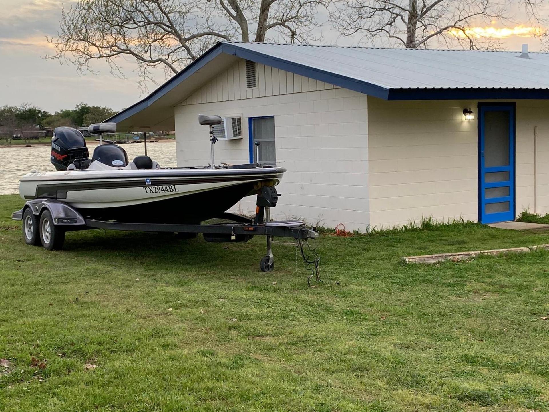Oasis Lake Buchanan photo 35