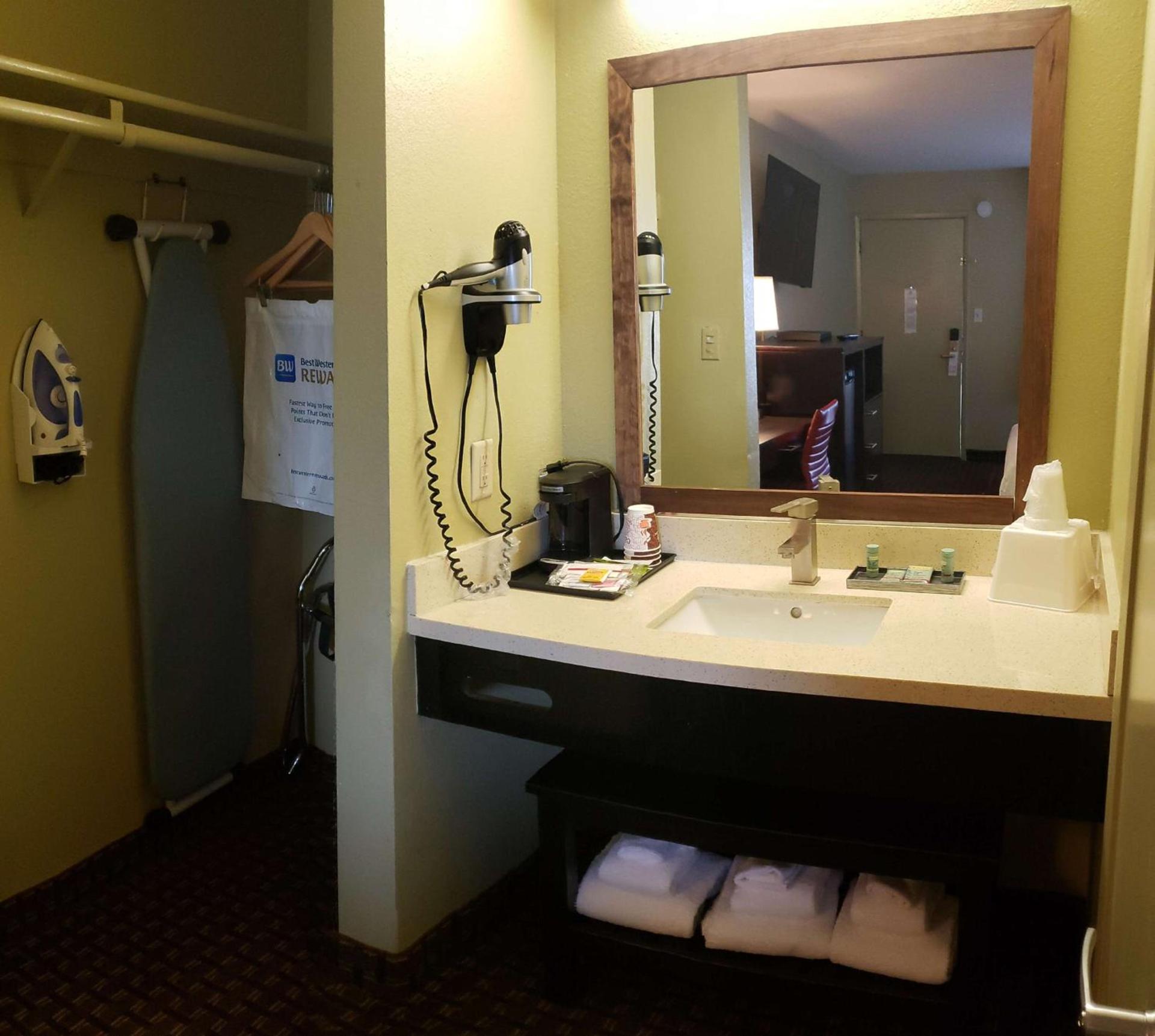 SureStay Hotel by Best Western Vallejo Napa Valley photo 15