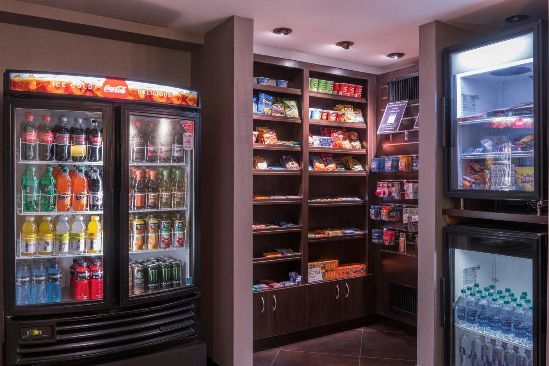Holiday Inn and Suites Phoenix Airport North by IHG photo 28