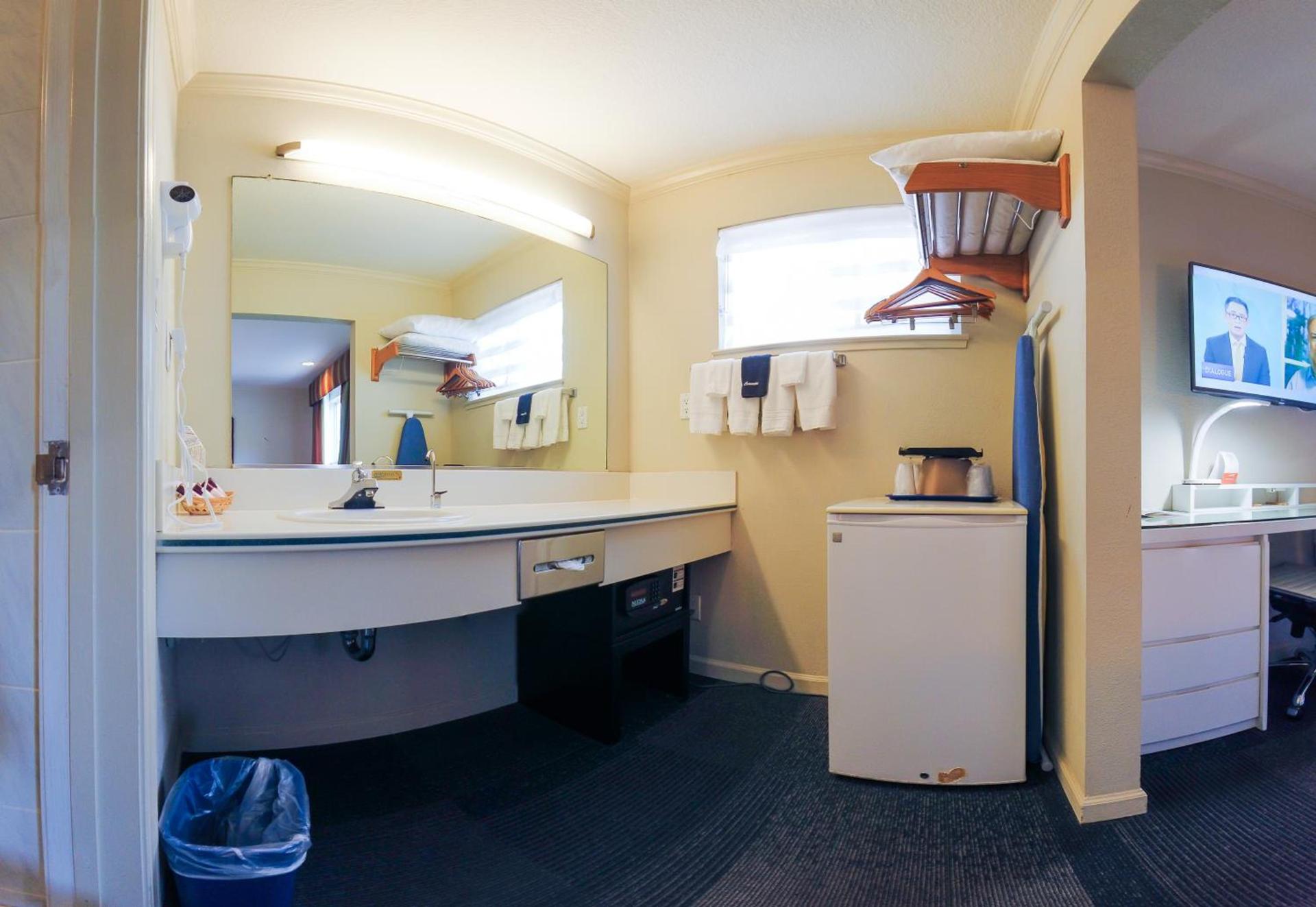 Inn at Golden Gate photo 32