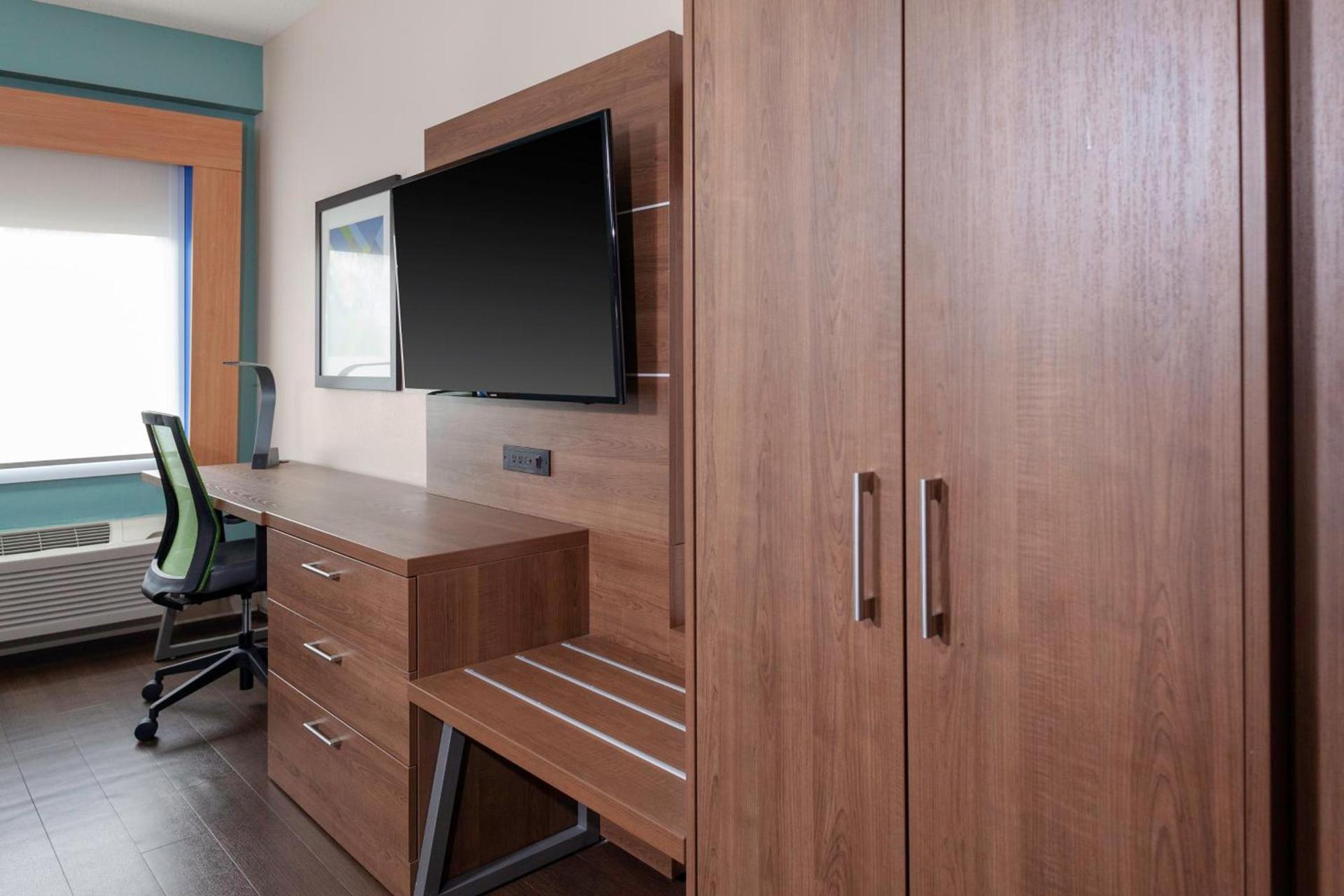 Holiday Inn Express Myrtle Beach-Broadway at the Beach by IHG photo 15