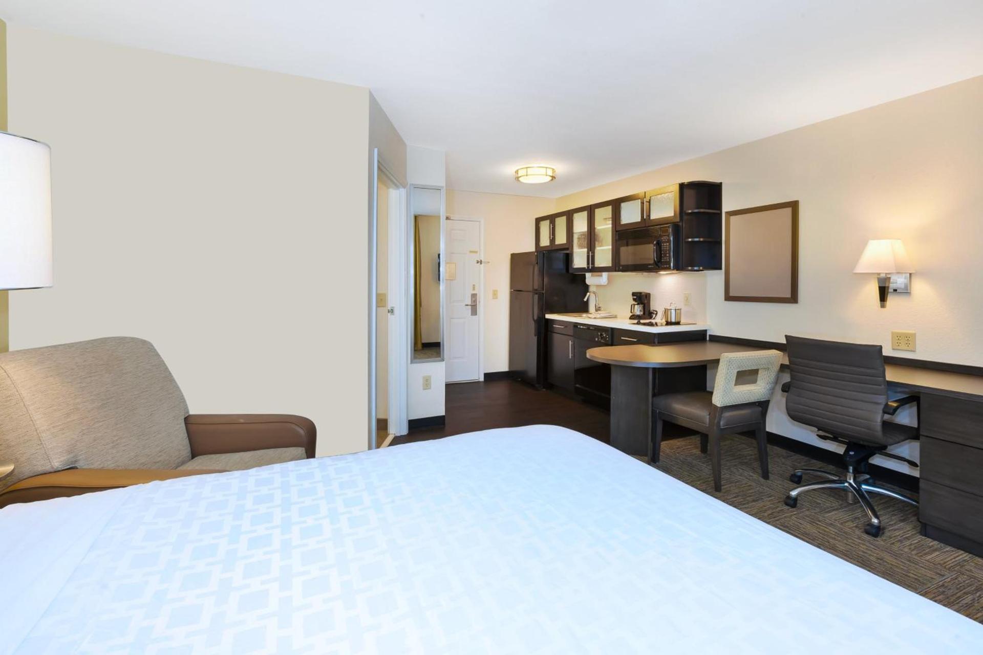 Candlewood Suites Polaris by IHG photo 19