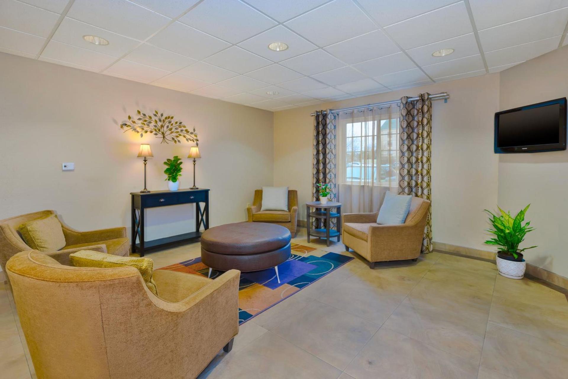 Candlewood Suites Polaris by IHG photo 3