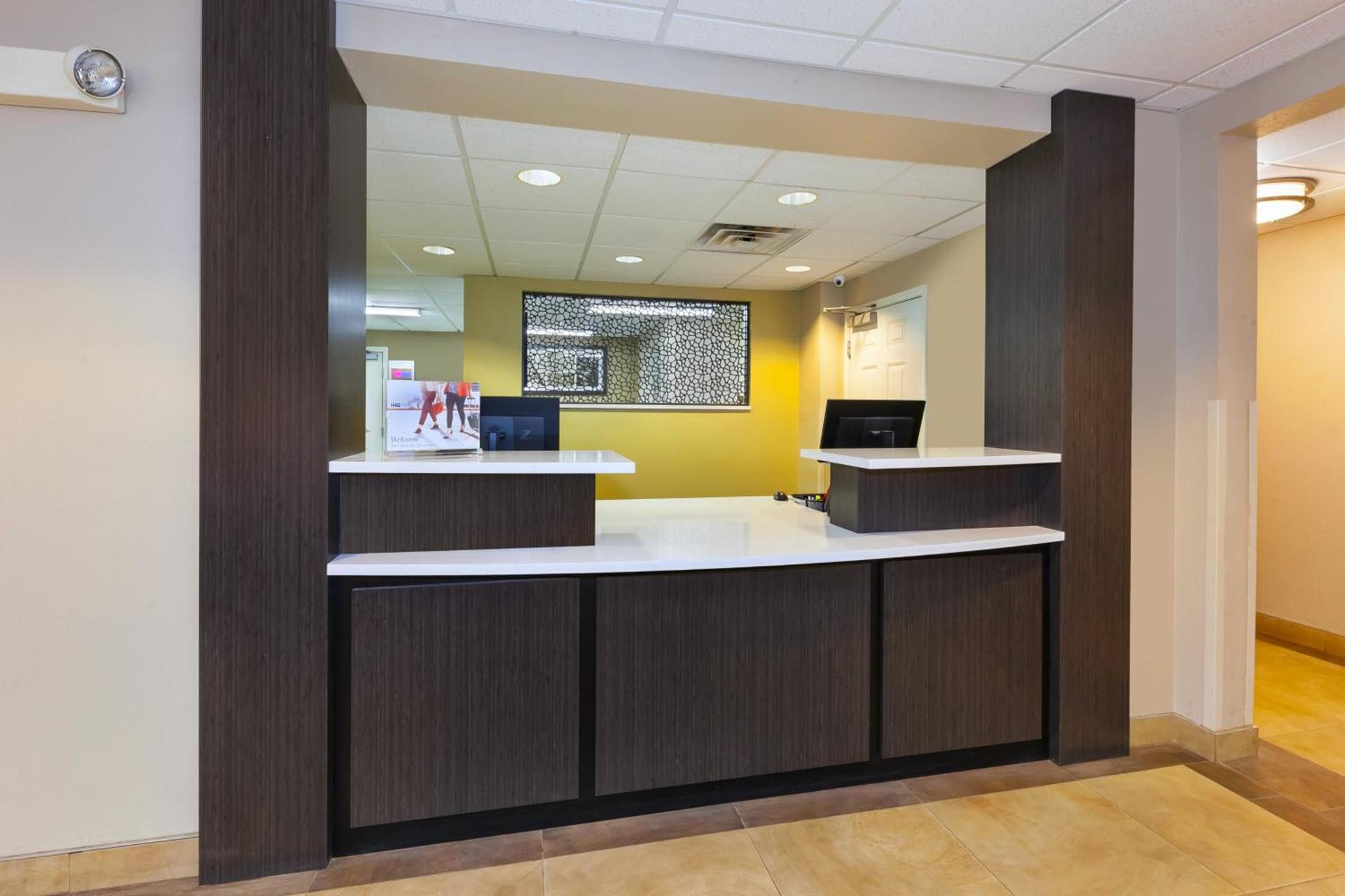 Candlewood Suites Polaris by IHG photo 7