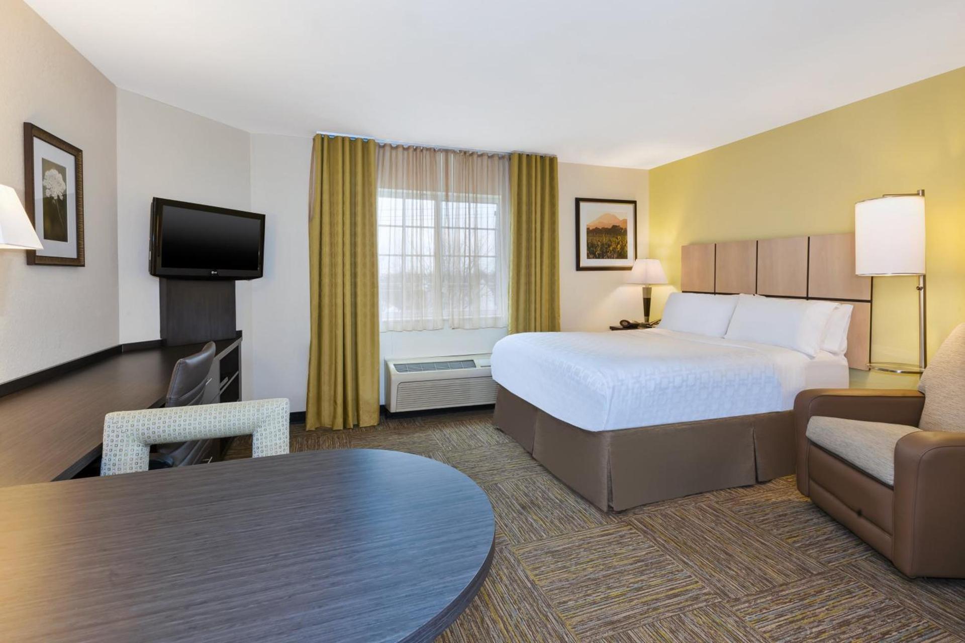 Candlewood Suites Polaris by IHG photo 12