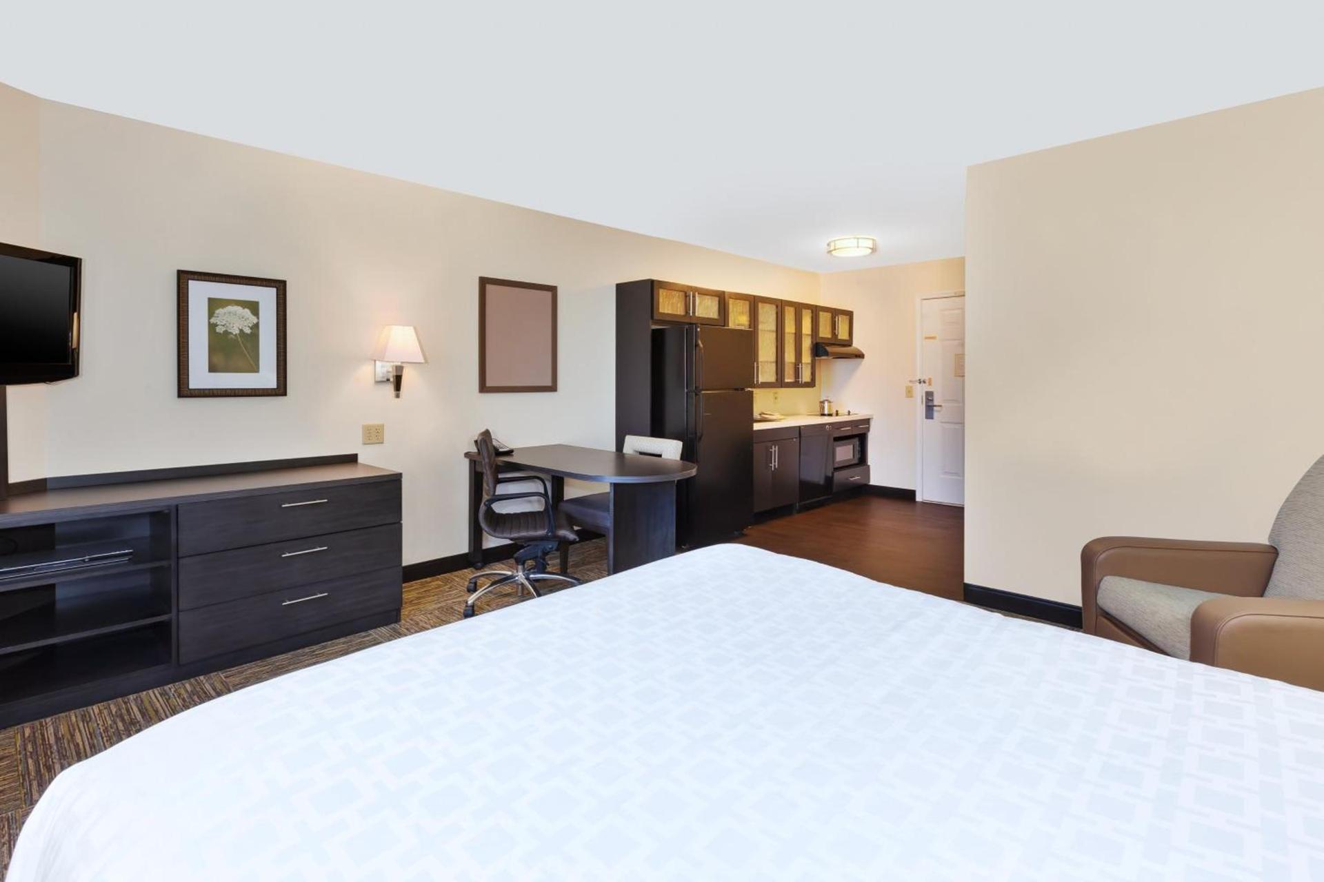 Candlewood Suites Polaris by IHG photo 25
