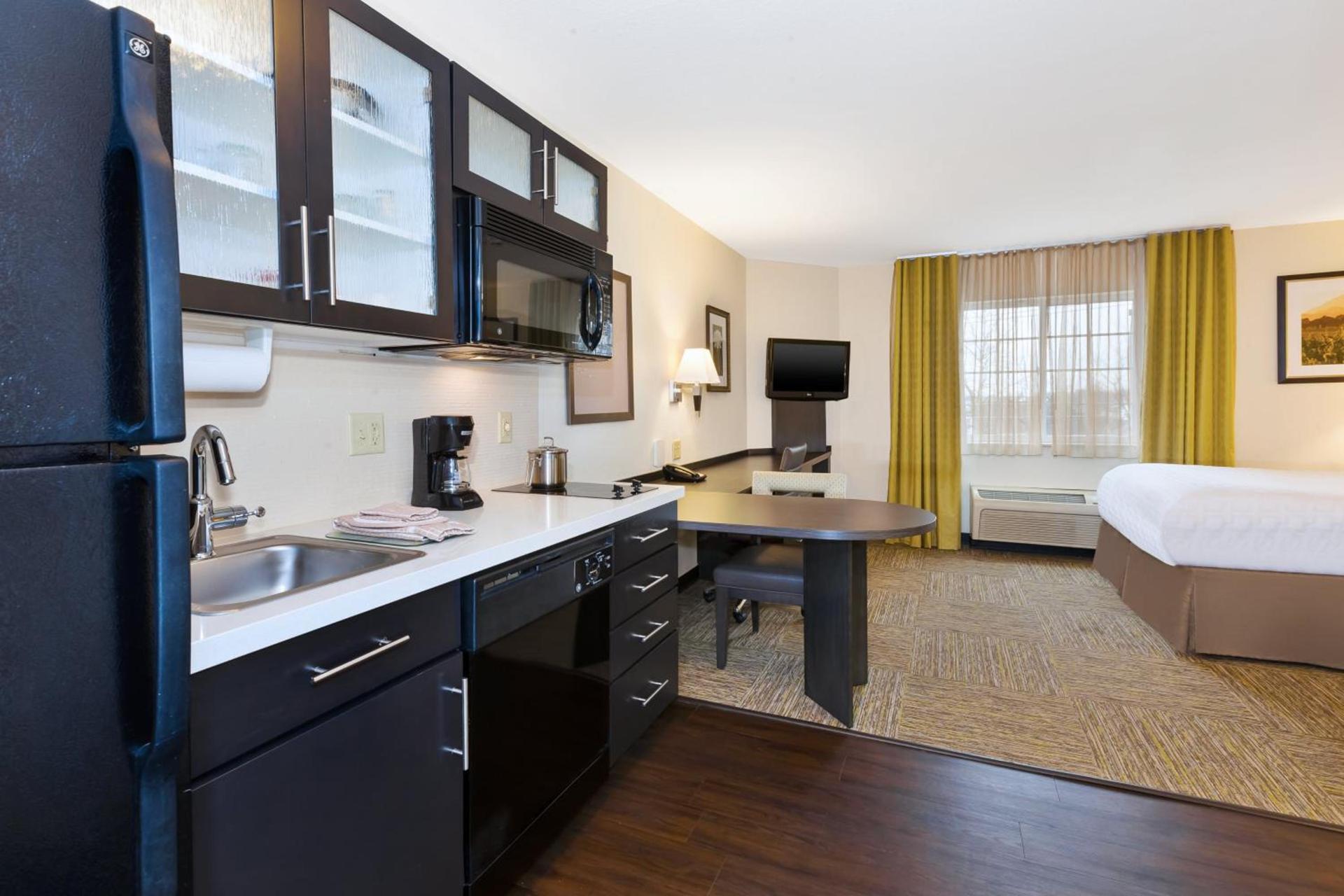 Candlewood Suites Polaris by IHG photo 22