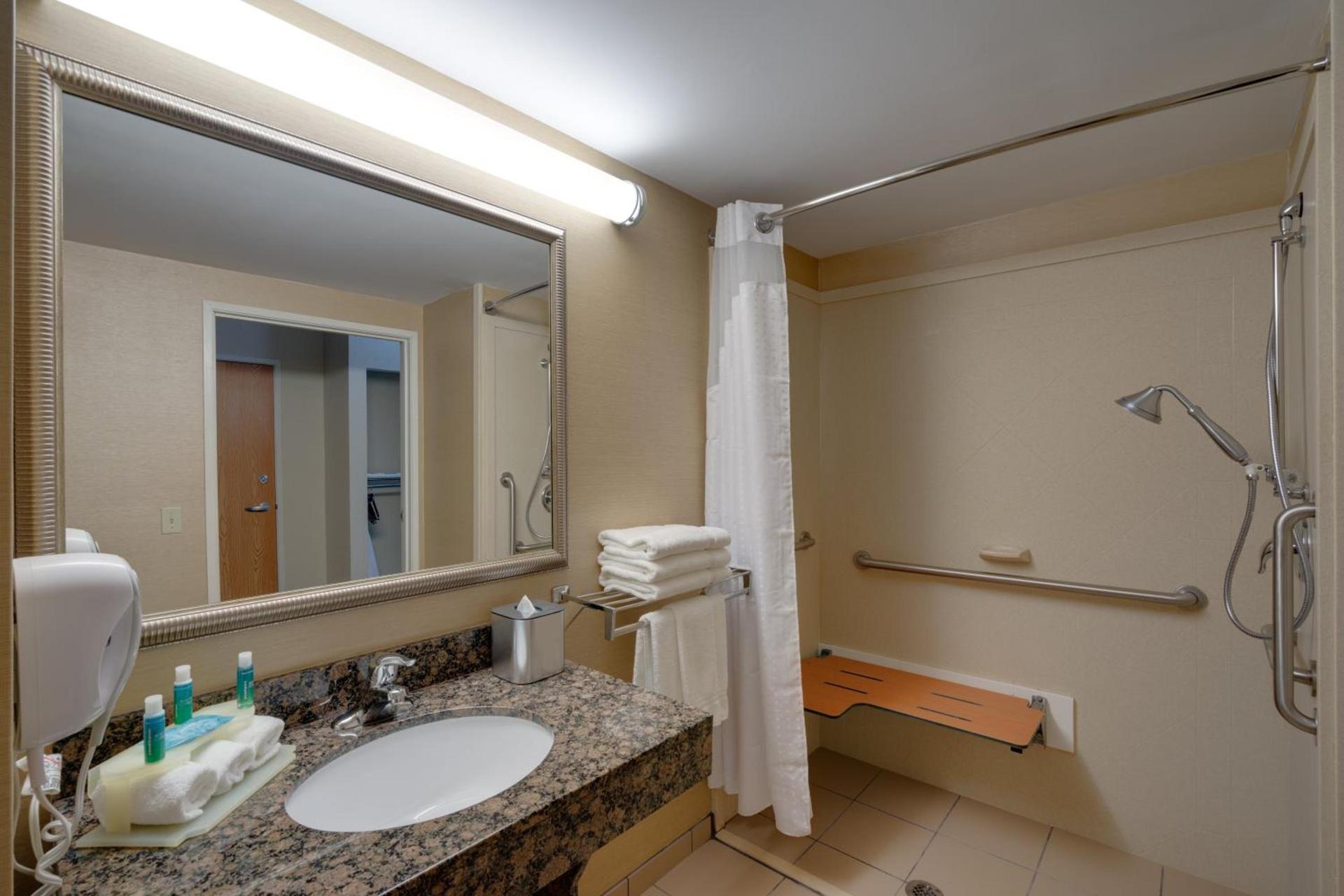 Holiday Inn Express Charles Town by IHG photo 17
