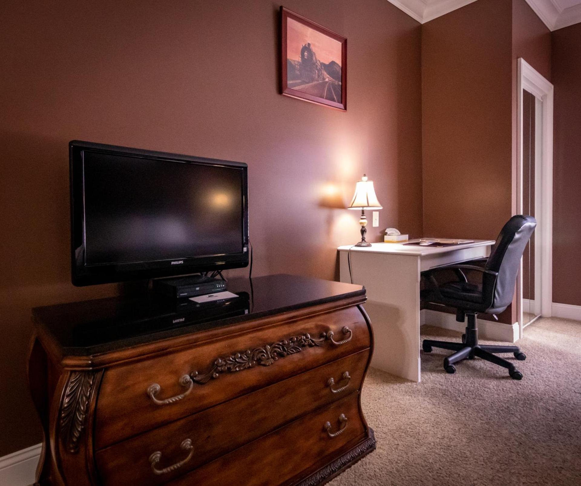 Depot Inn & Suites photo 26