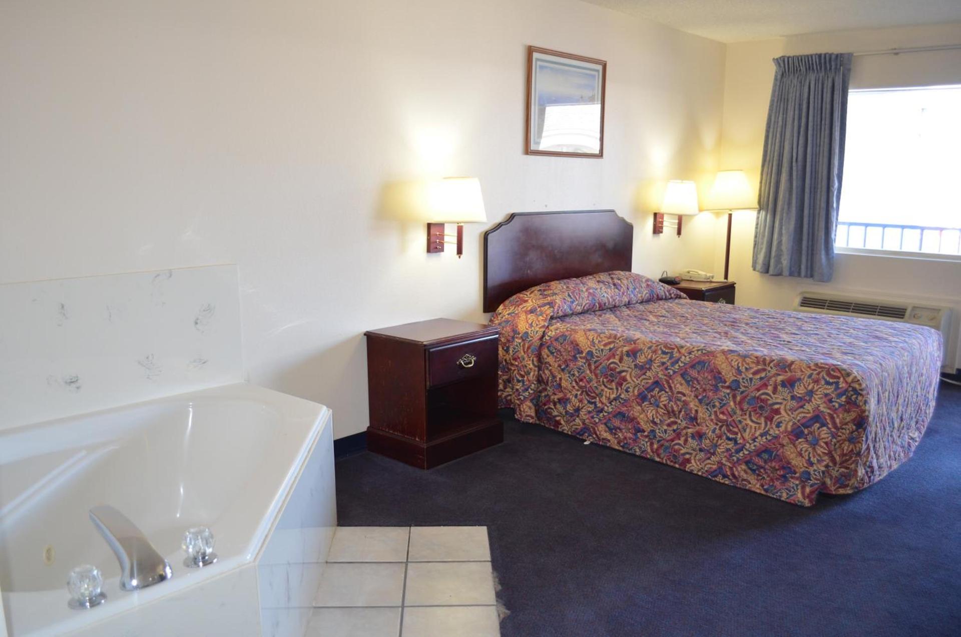 American Inn and Suites White Hall photo 33