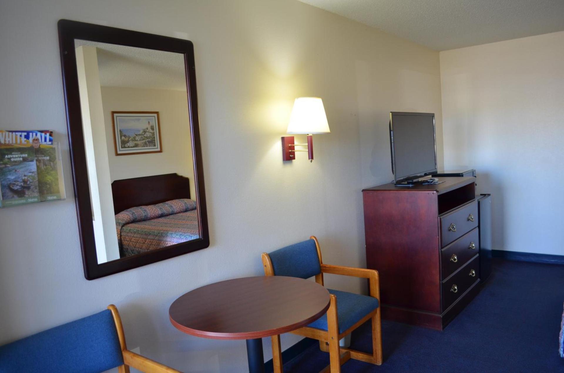 American Inn and Suites White Hall photo 44