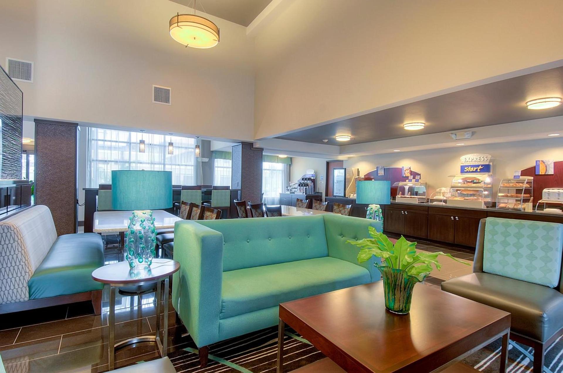 Holiday Inn Express & Suites Carlsbad Beach by IHG photo 7