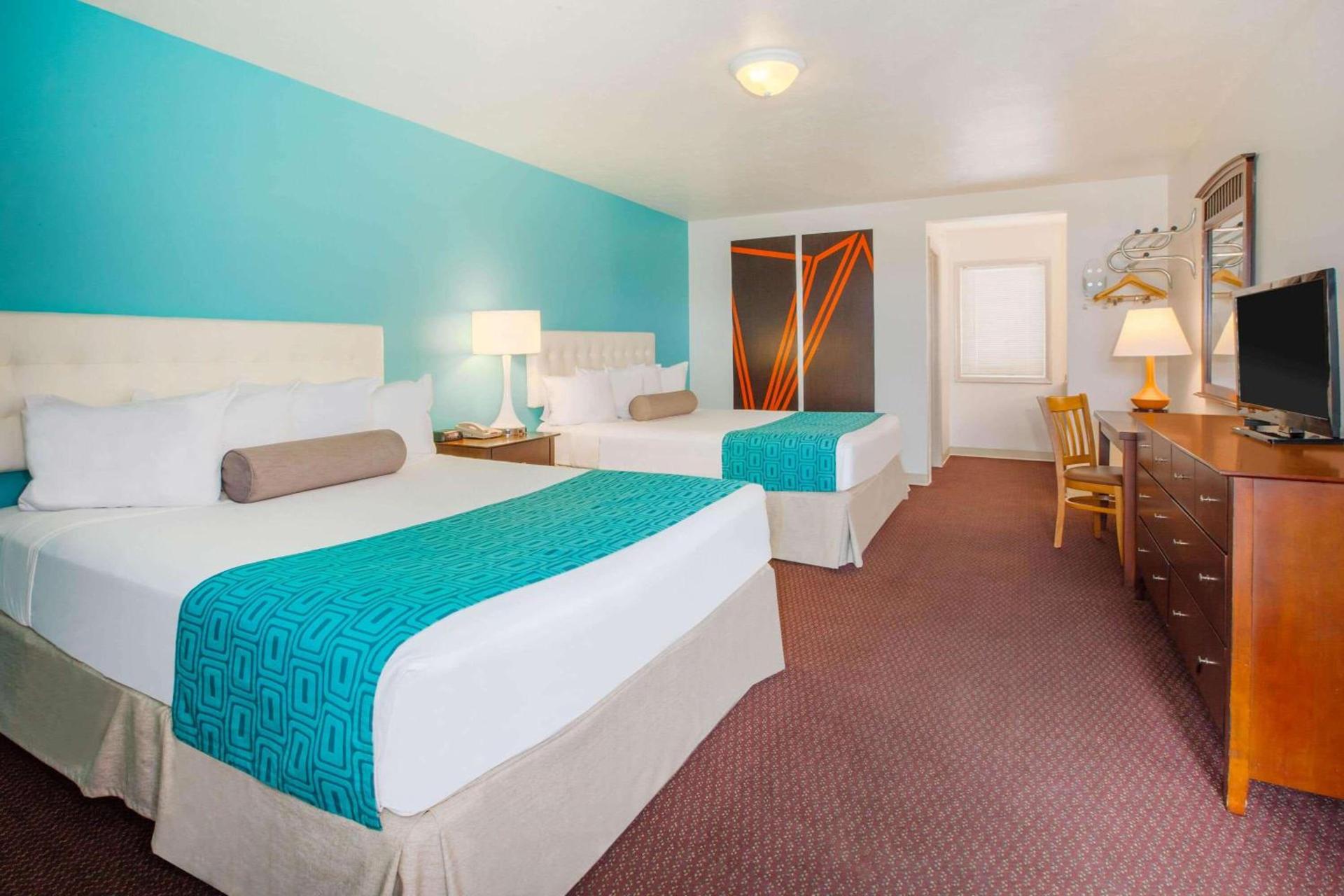 Howard Johnson by Wyndham Traverse City photo 37