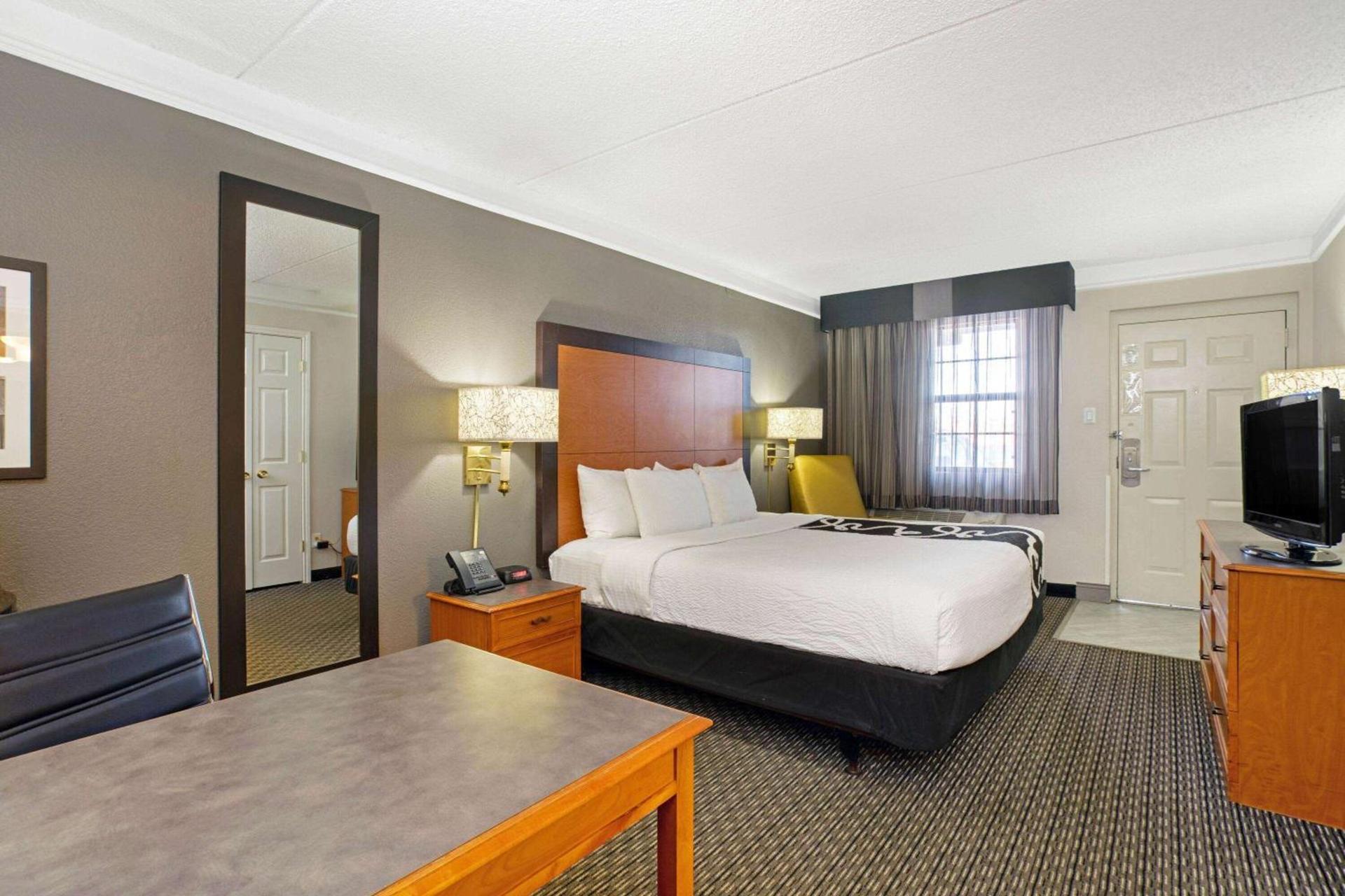 Travelodge by Wyndham Golden-Denver photo 19