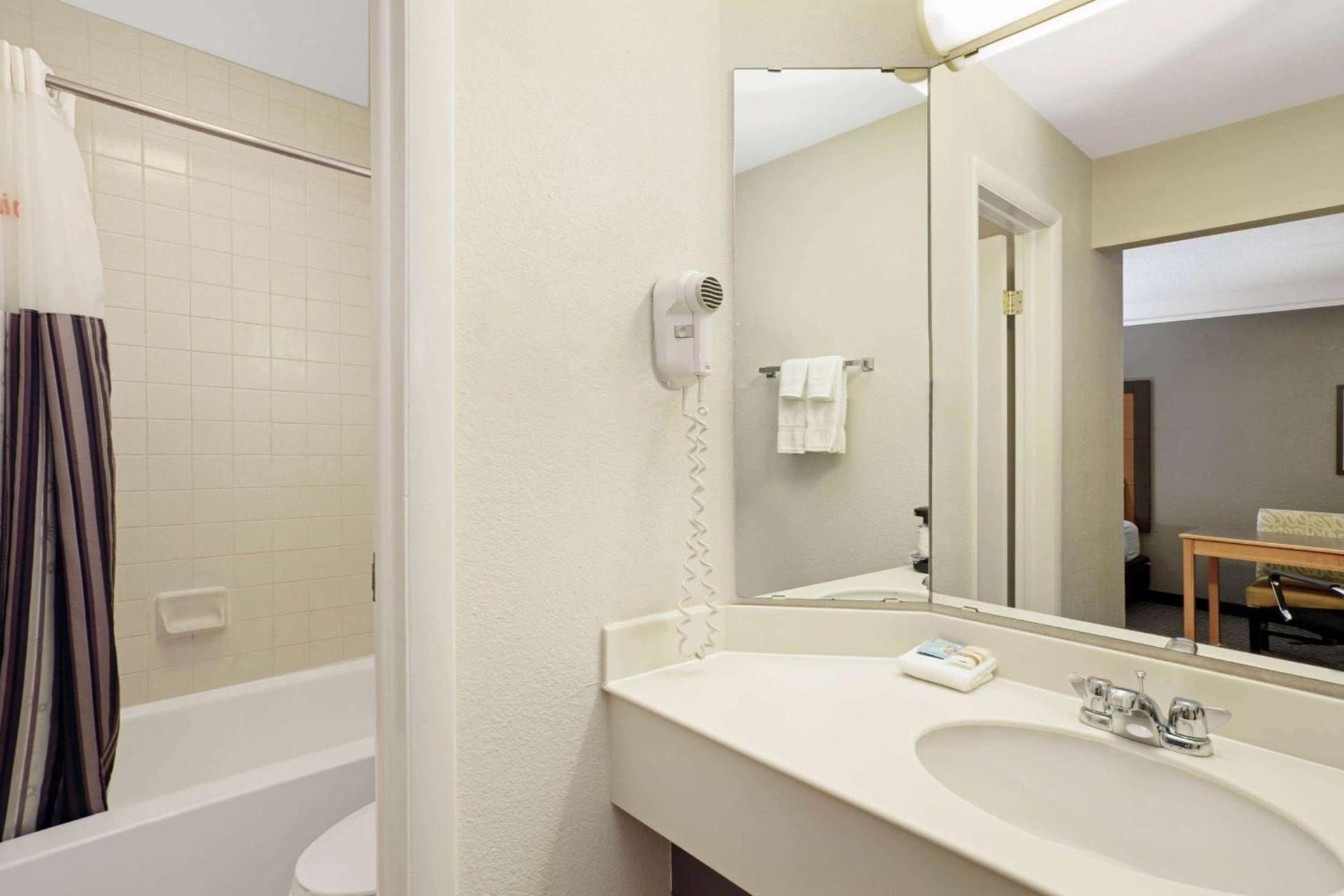 Travelodge by Wyndham Golden-Denver photo 22