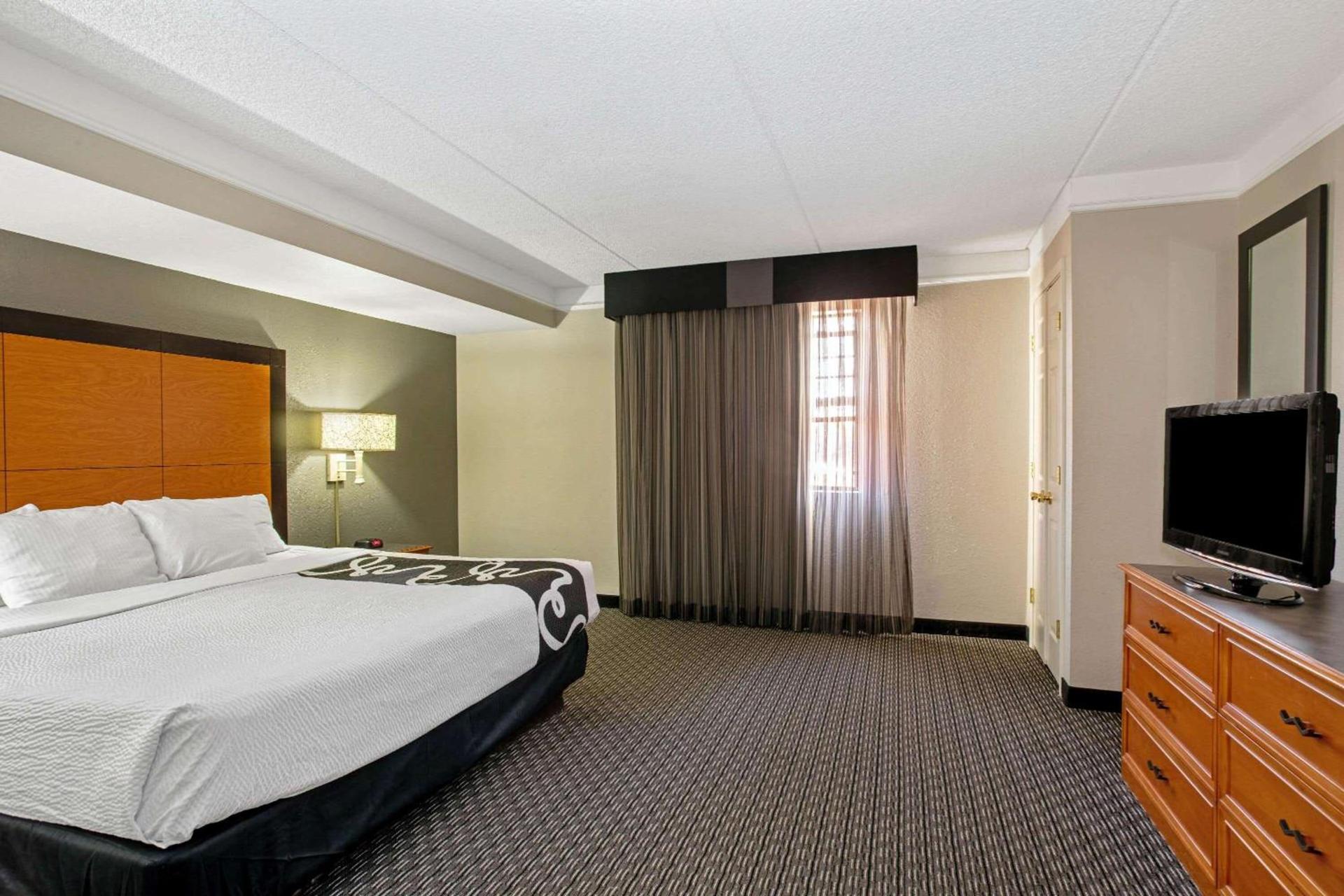 Travelodge by Wyndham Golden-Denver photo 25